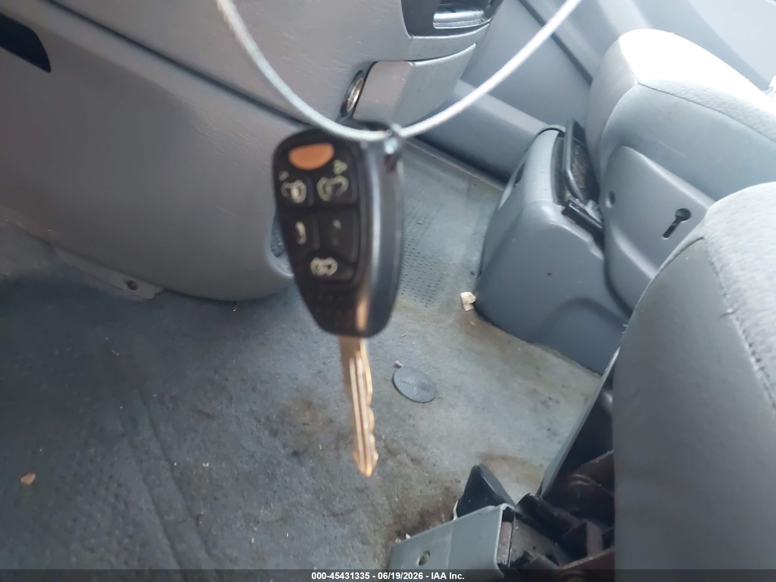 2005 Dodge Caravan Sxt Silver vin: 2D4GP44L65R462813