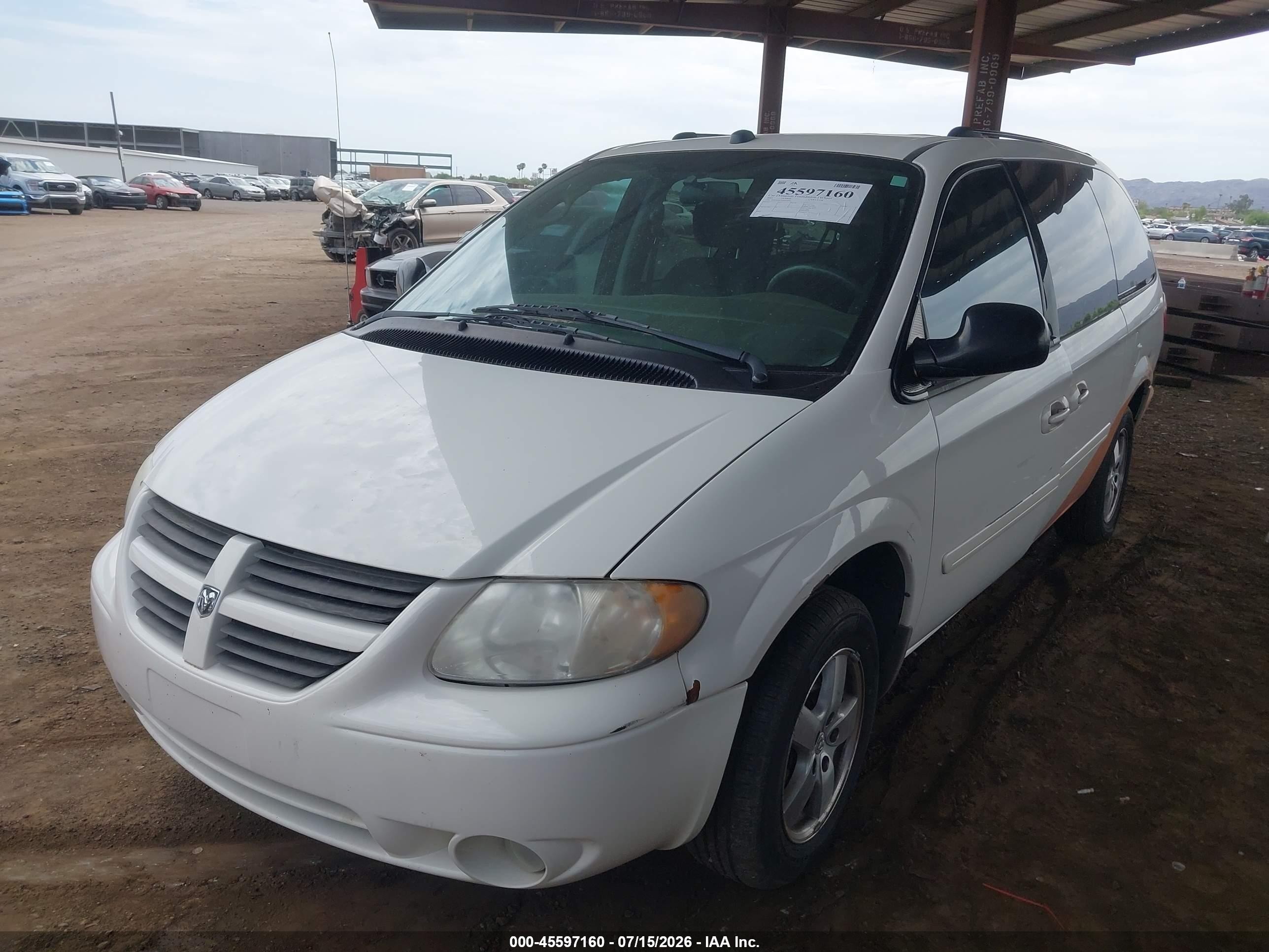 2005 Dodge Caravan Sxt White vin: 2D4GP44L65R476856
