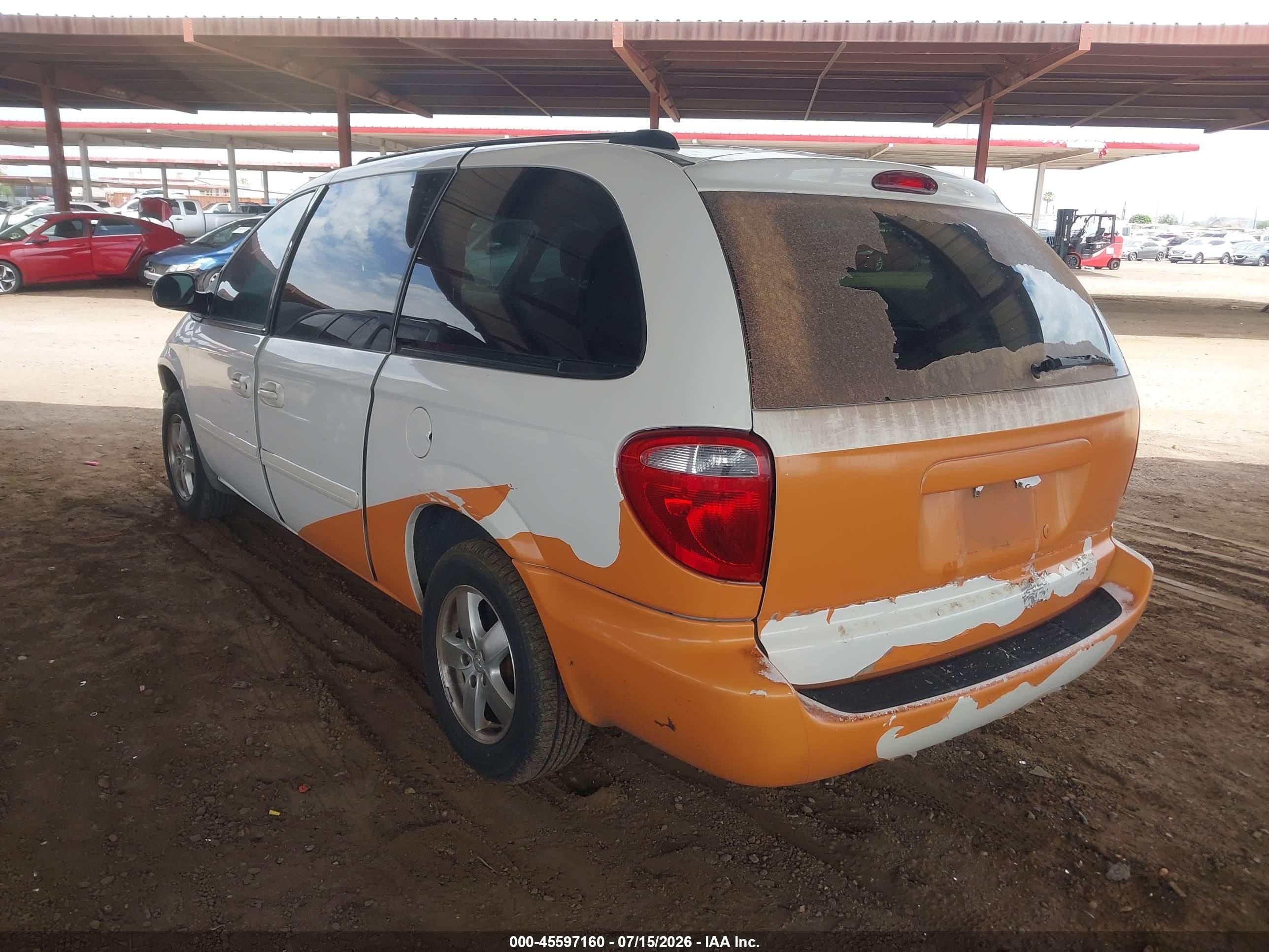 2005 Dodge Caravan Sxt White vin: 2D4GP44L65R476856