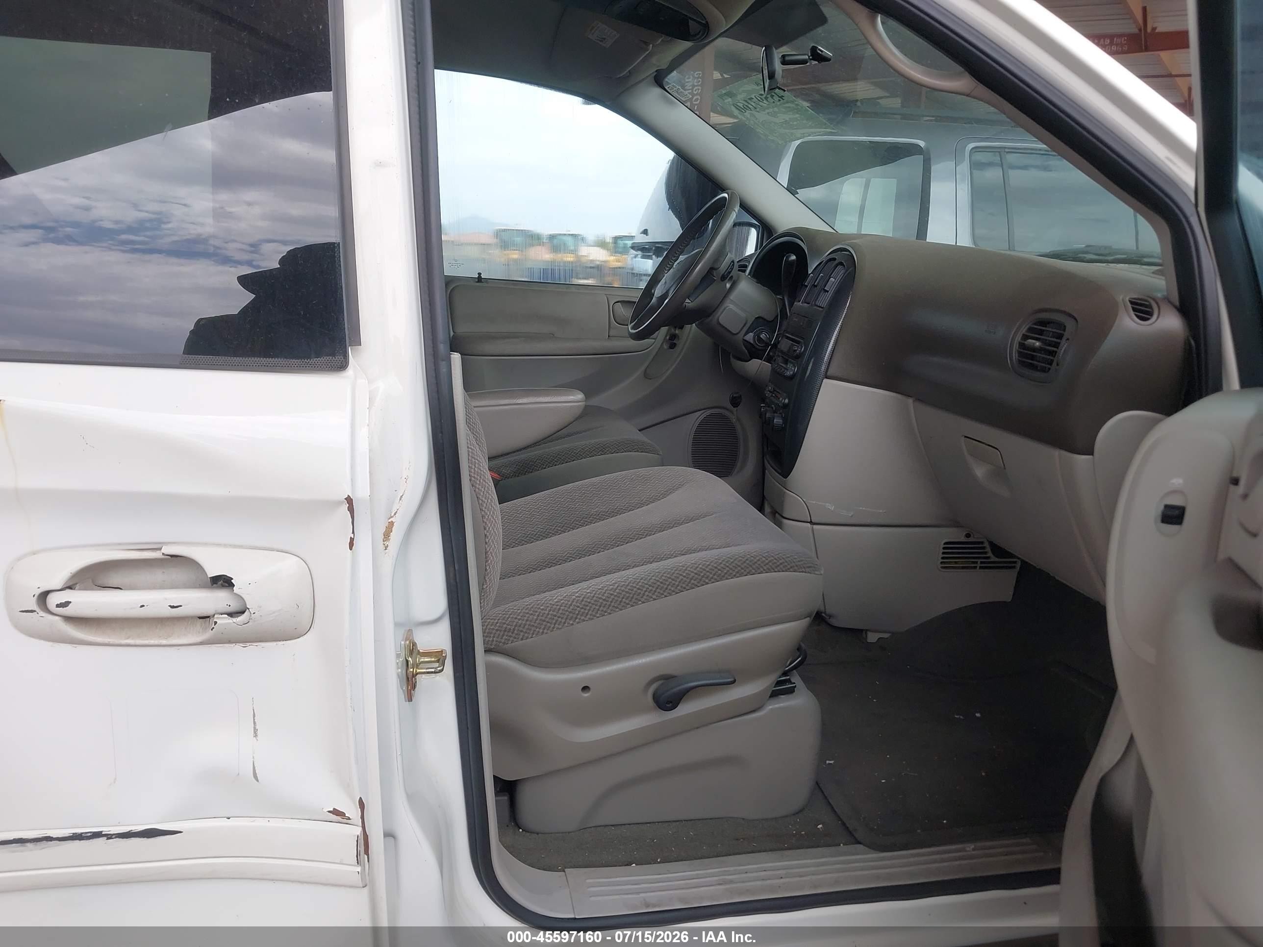 2005 Dodge Caravan Sxt White vin: 2D4GP44L65R476856