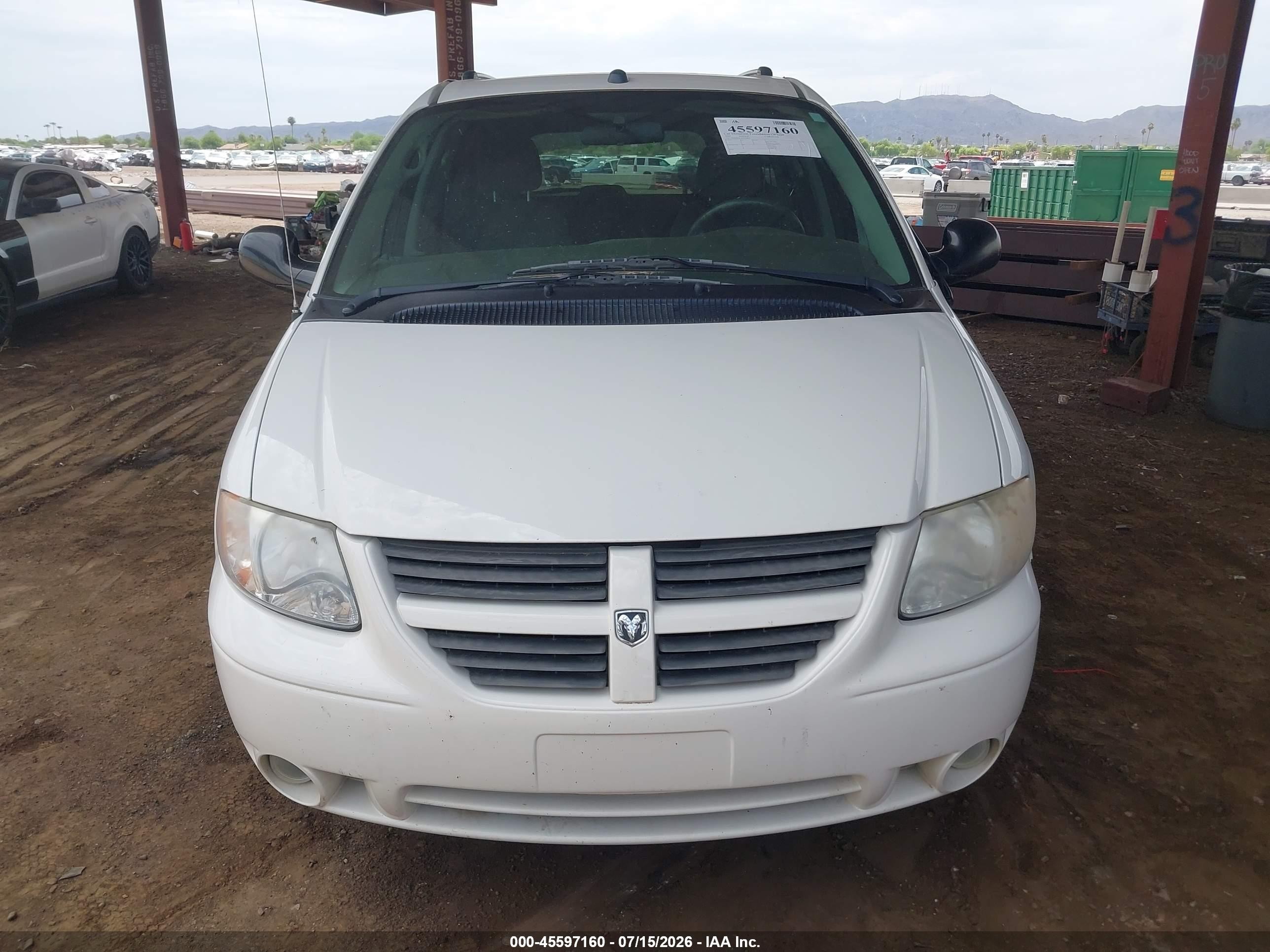 2005 Dodge Caravan Sxt White vin: 2D4GP44L65R476856