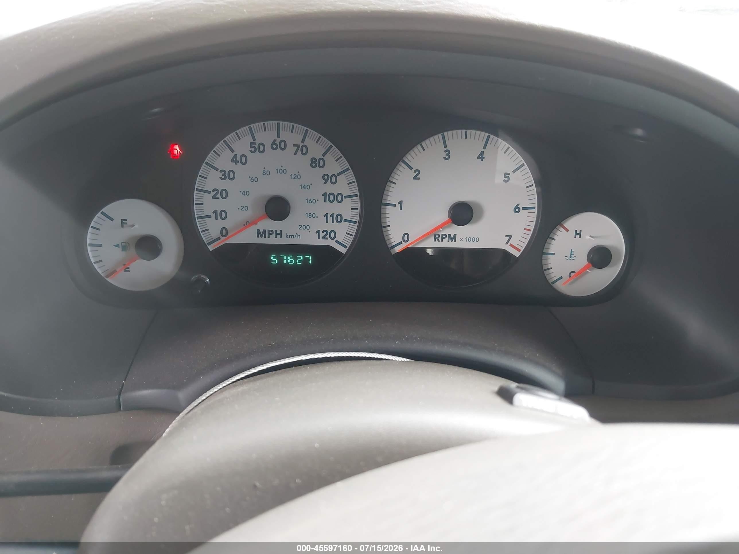 2005 Dodge Caravan Sxt White vin: 2D4GP44L65R476856