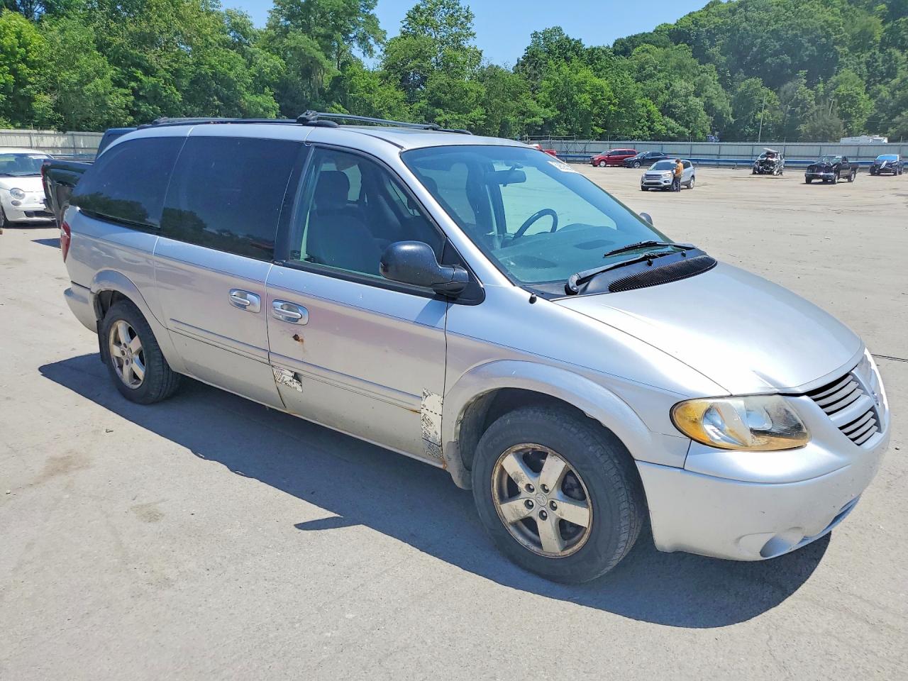 2005 Dodge Grand Caravan Sxt Silver vin: 2D4GP44L65R539681