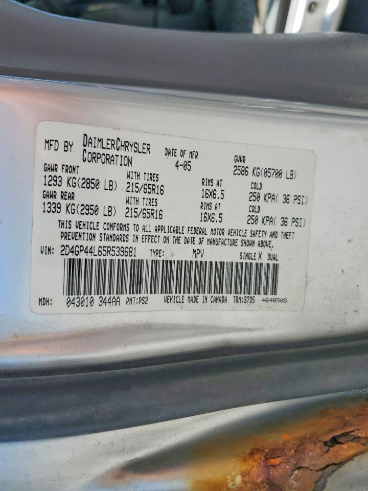 2005 Dodge Grand Caravan Sxt Silver vin: 2D4GP44L65R539681