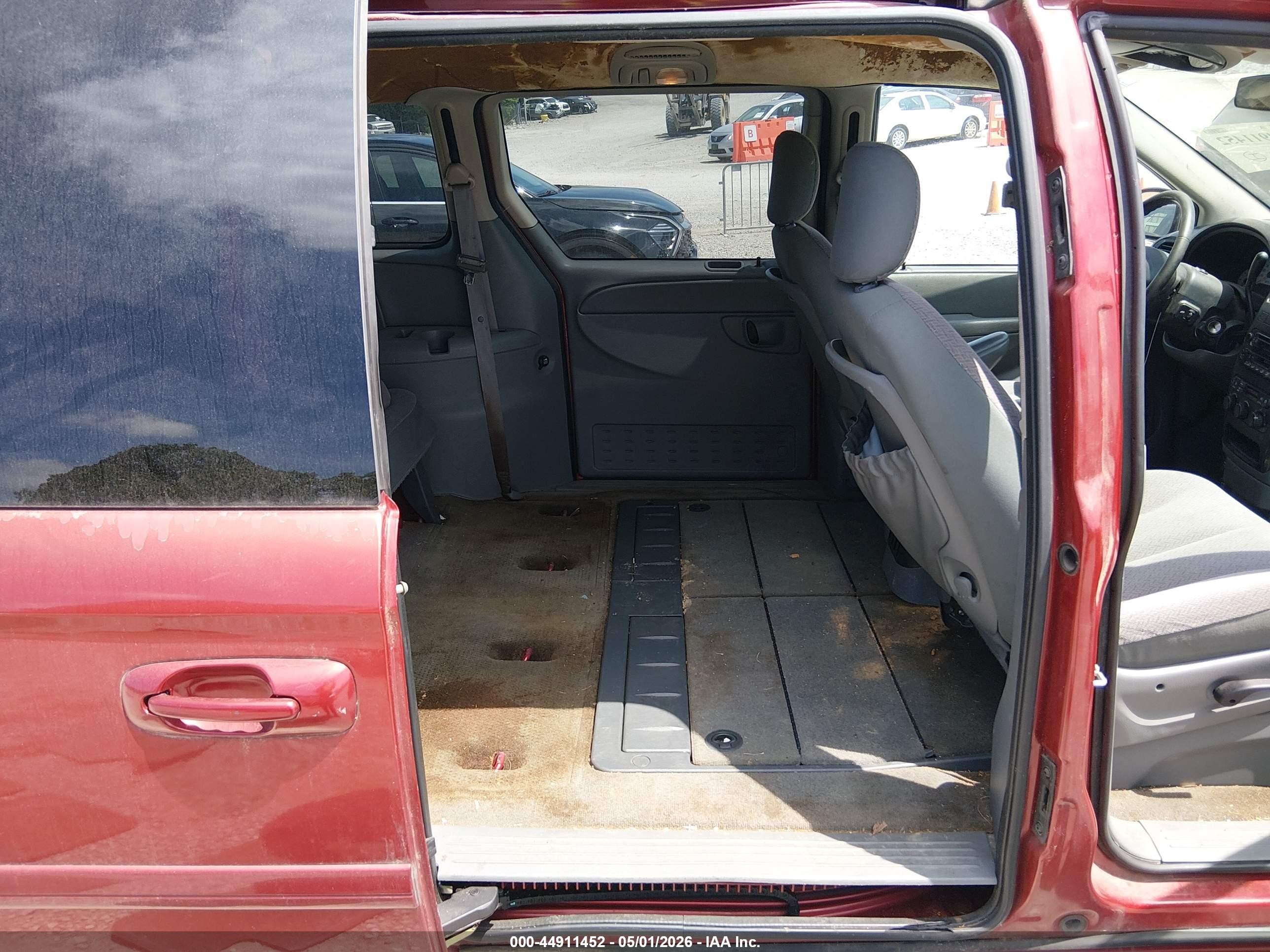 2007 Dodge Grand Caravan Sxt Red vin: 2D4GP44L67R322201