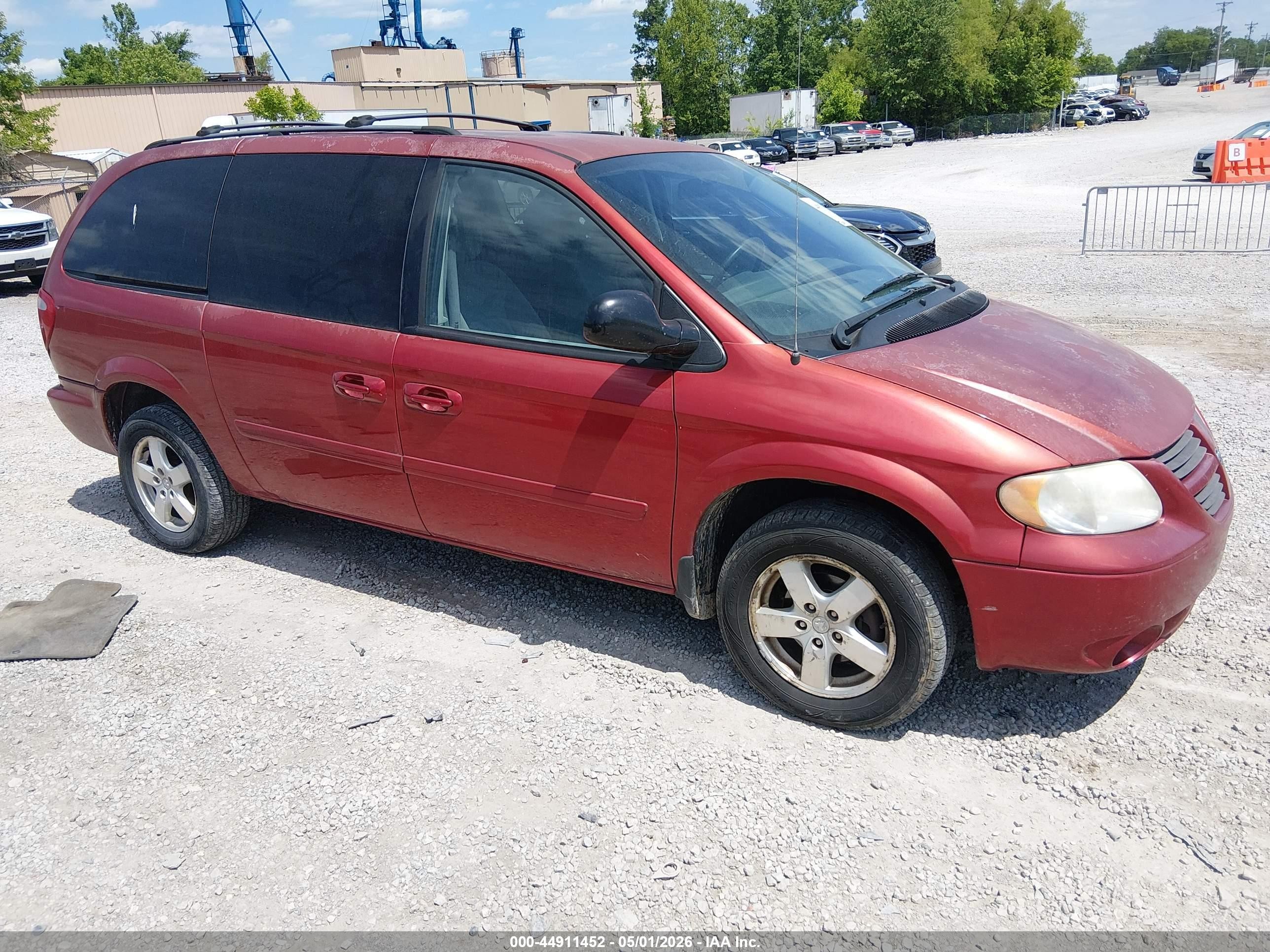 2007 Dodge Grand Caravan Sxt Red vin: 2D4GP44L67R322201