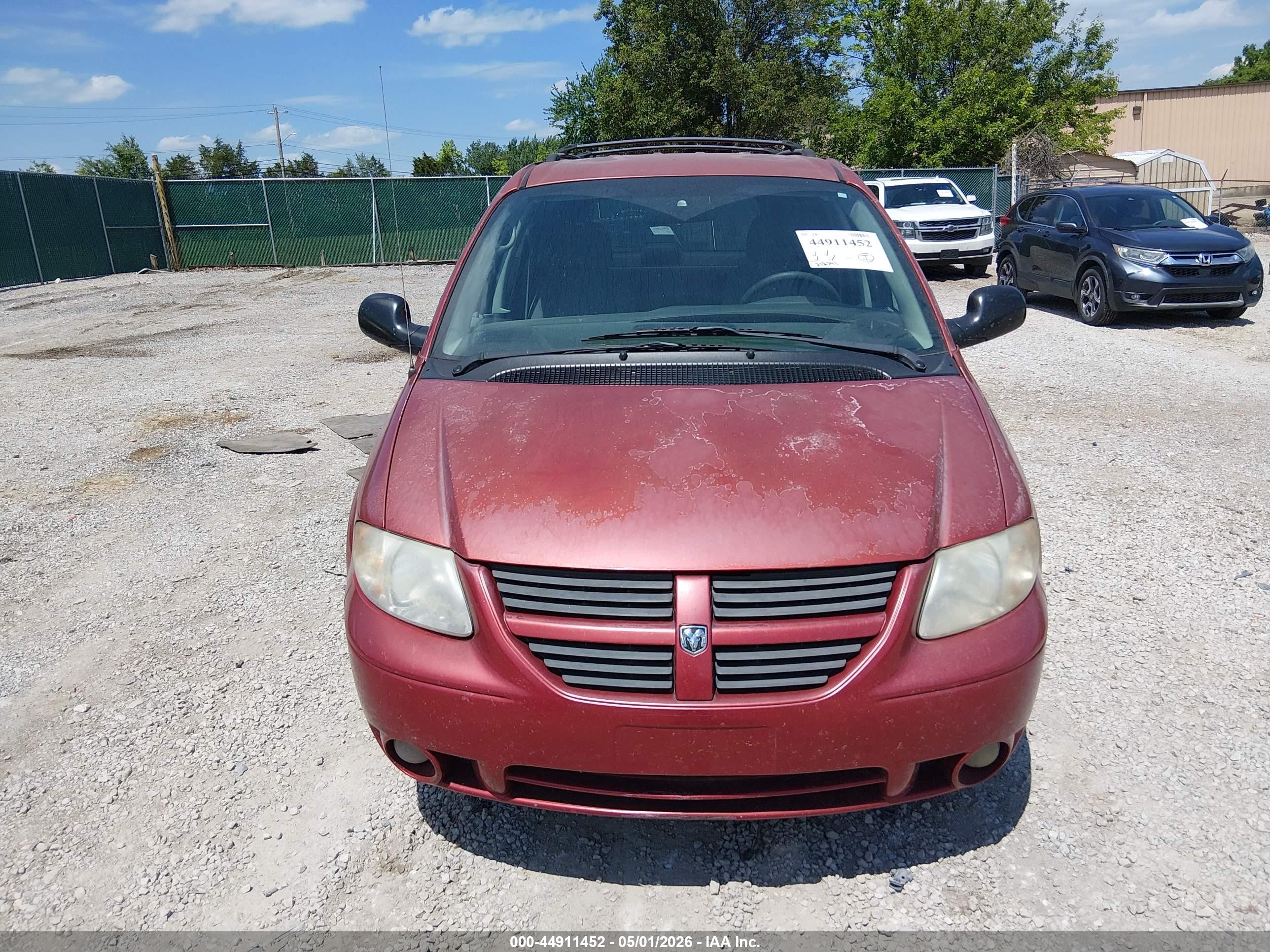 2007 Dodge Grand Caravan Sxt Red vin: 2D4GP44L67R322201