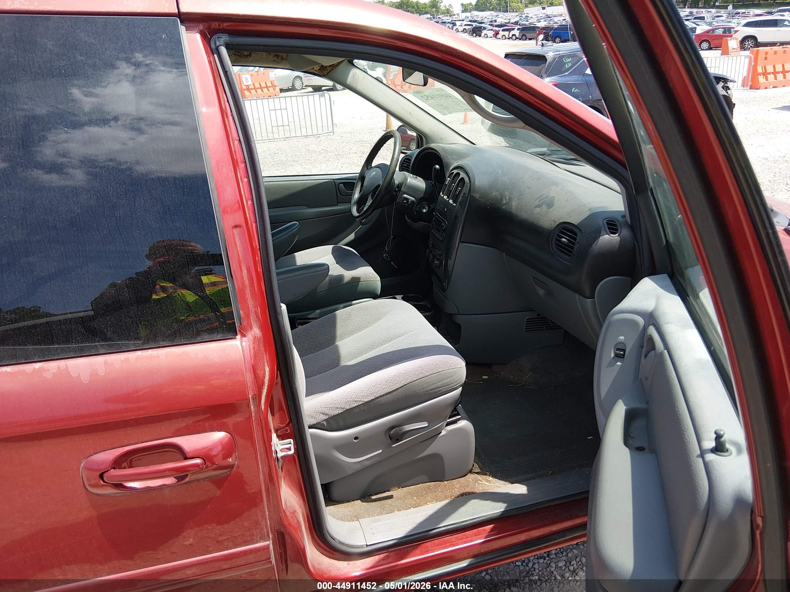 2007 Dodge Grand Caravan Sxt Red vin: 2D4GP44L67R322201
