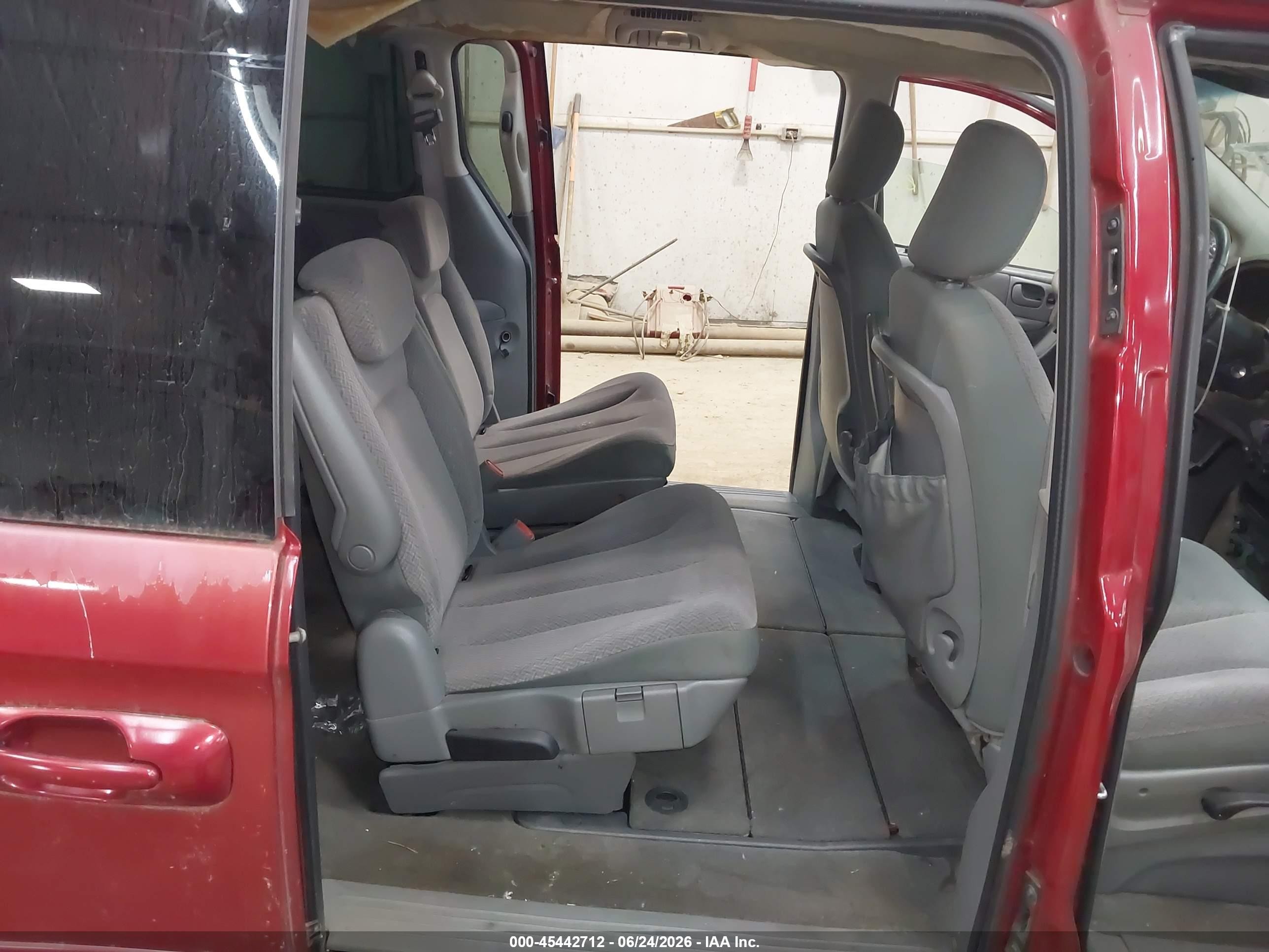 2007 Dodge Grand Caravan Sxt Темно-бордовый vin: 2D4GP44L67R324224