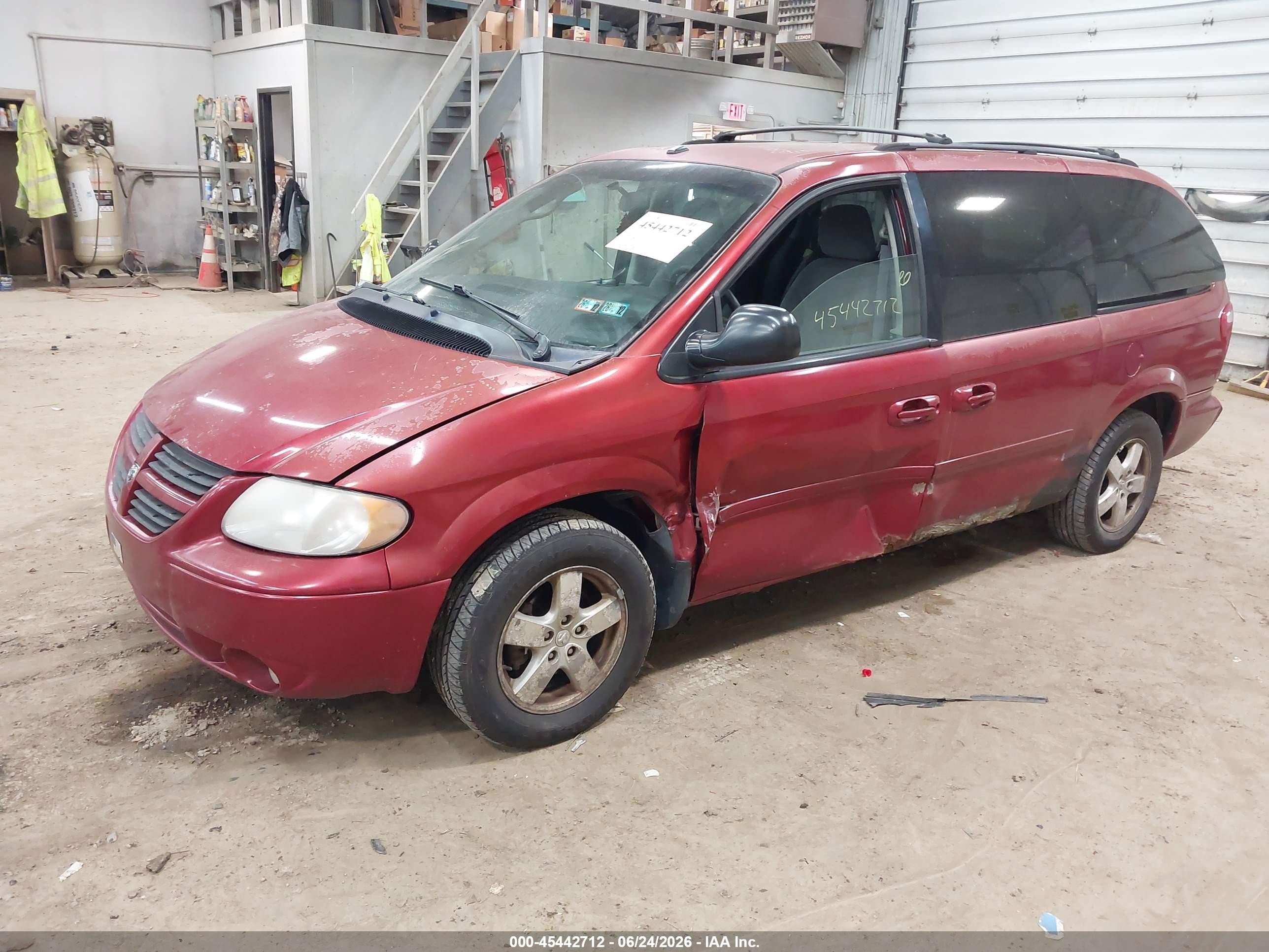 2007 Dodge Grand Caravan Sxt Темно-бордовый vin: 2D4GP44L67R324224