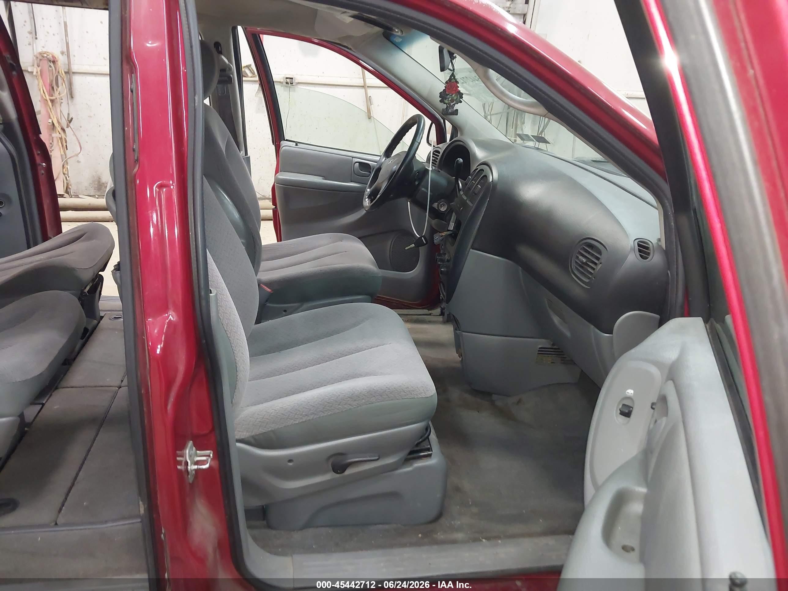 2007 Dodge Grand Caravan Sxt Темно-бордовый vin: 2D4GP44L67R324224