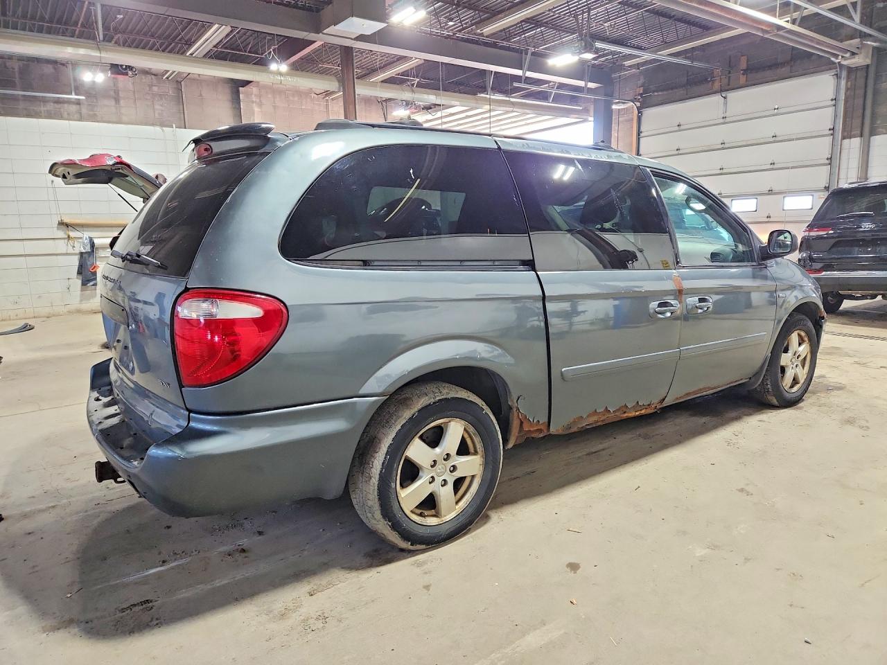 2007 Dodge Grand Caravan Sxt Gray vin: 2D4GP44L67R357742
