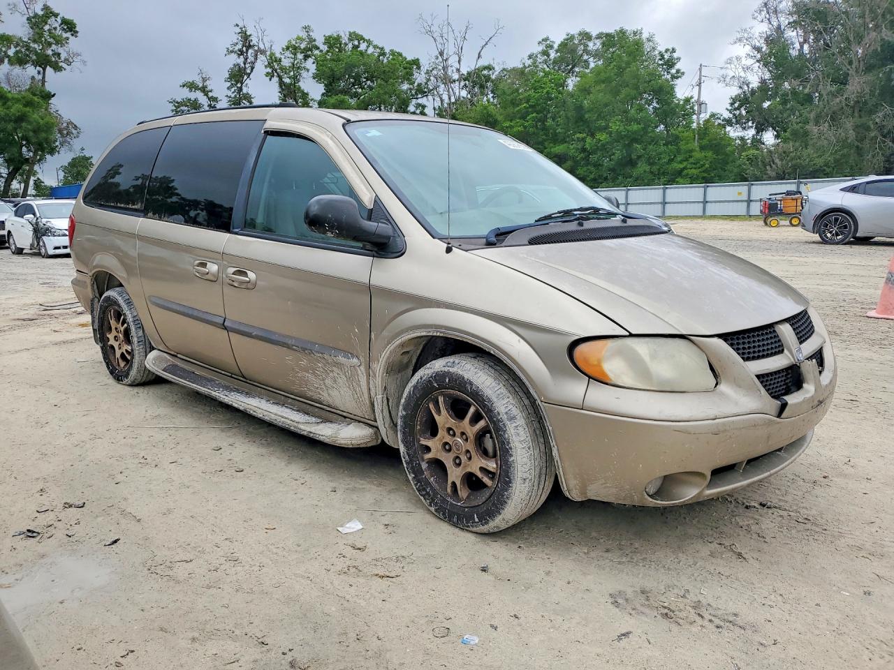 2003 Dodge Grand Caravan Sport Gold vin: 2D4GP44L73R234980