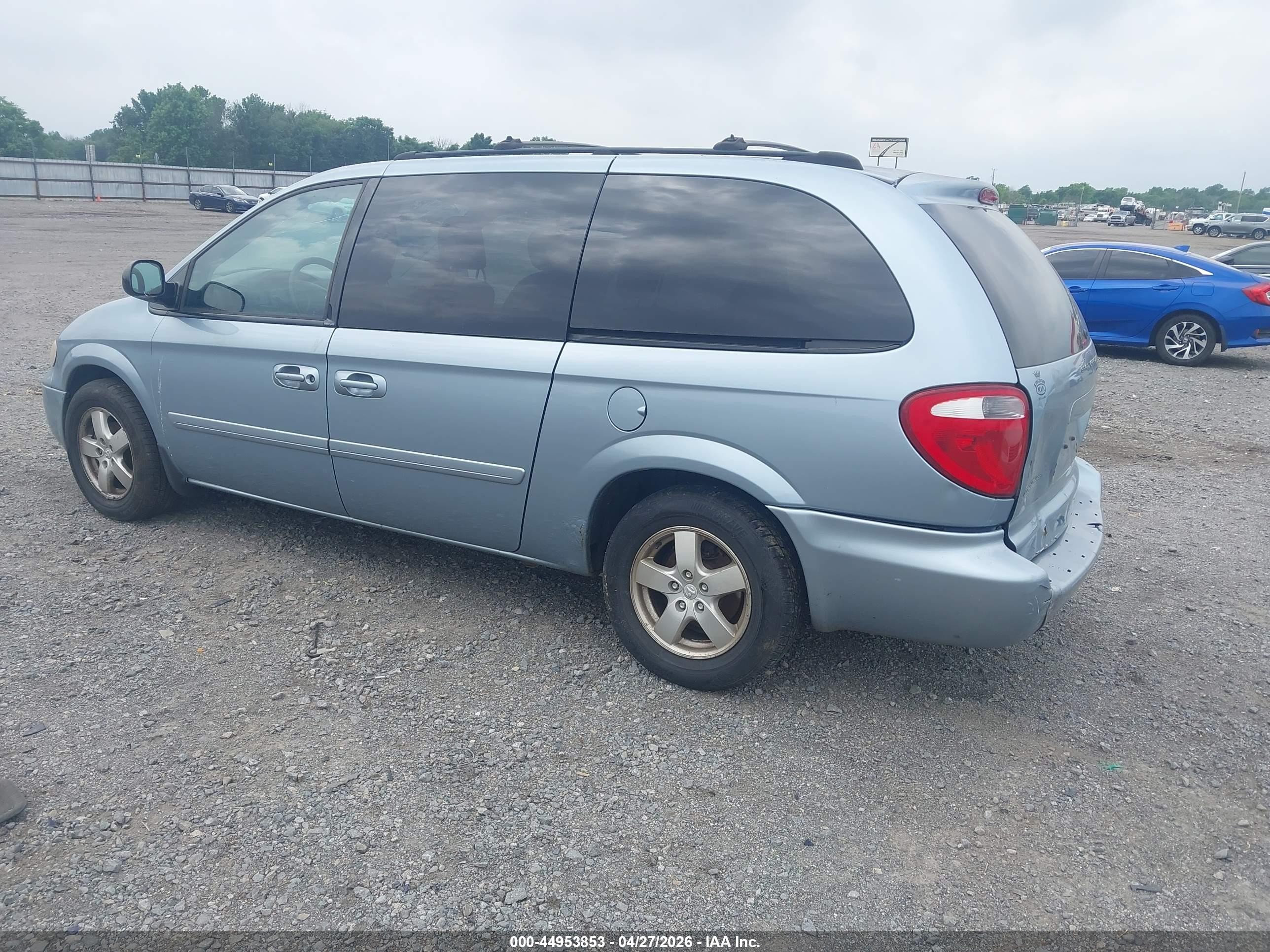 2005 Dodge Grand Caravan Sxt Blue vin: 2D4GP44L75R465607