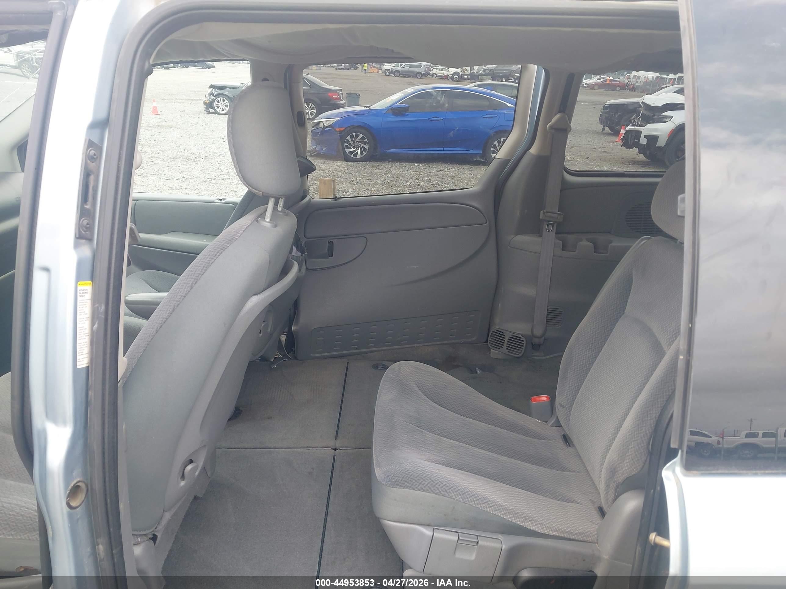 2005 Dodge Grand Caravan Sxt Blue vin: 2D4GP44L75R465607