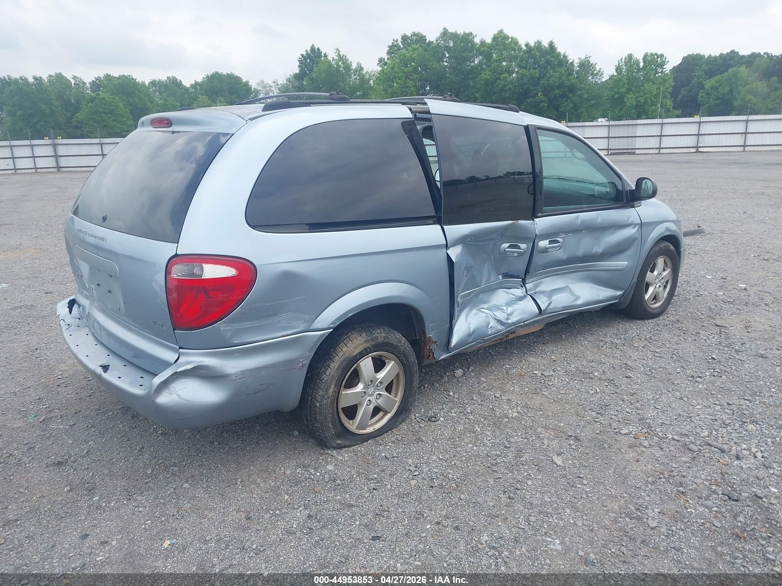 2005 Dodge Grand Caravan Sxt Blue vin: 2D4GP44L75R465607