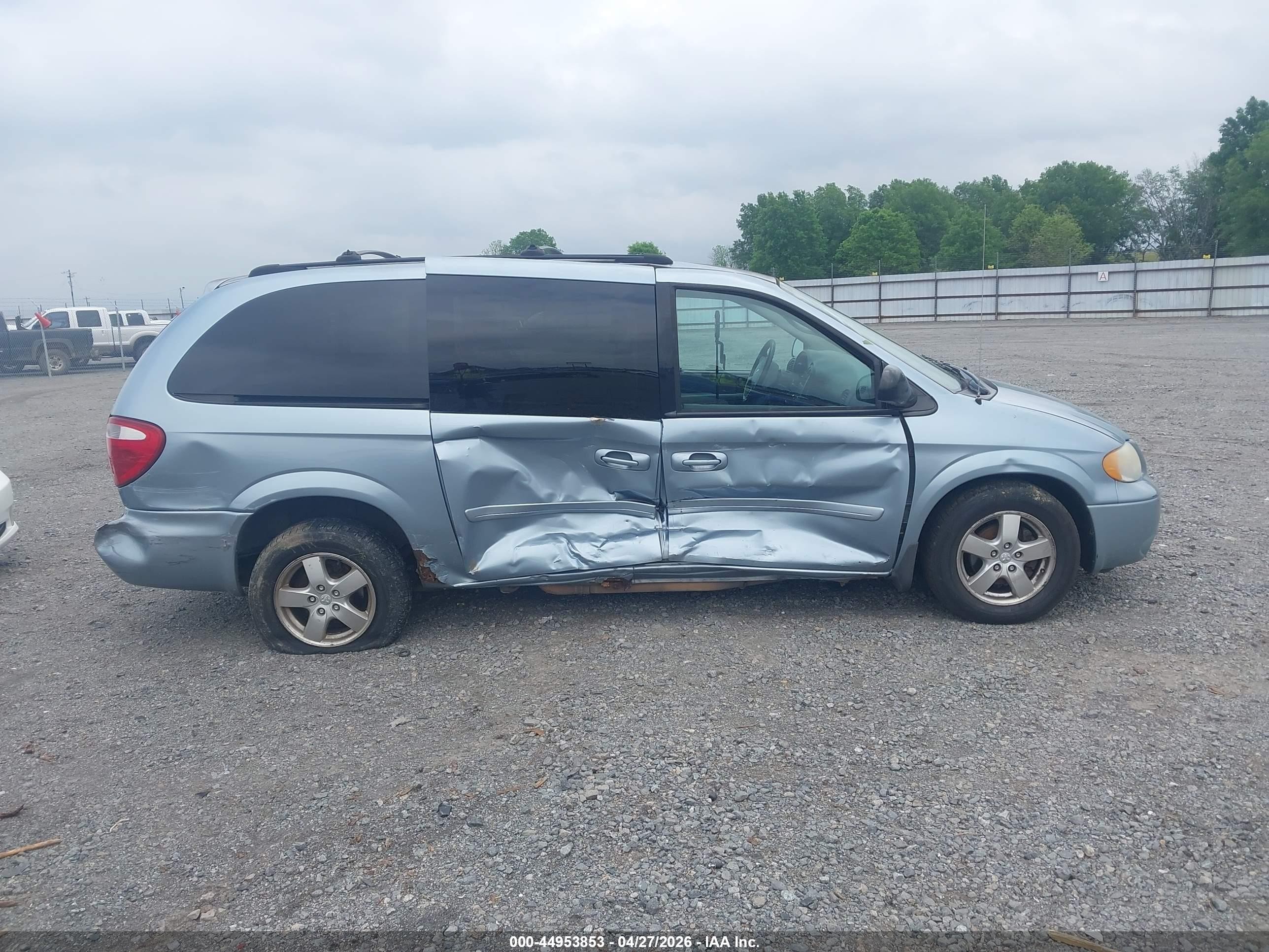 2005 Dodge Grand Caravan Sxt Blue vin: 2D4GP44L75R465607