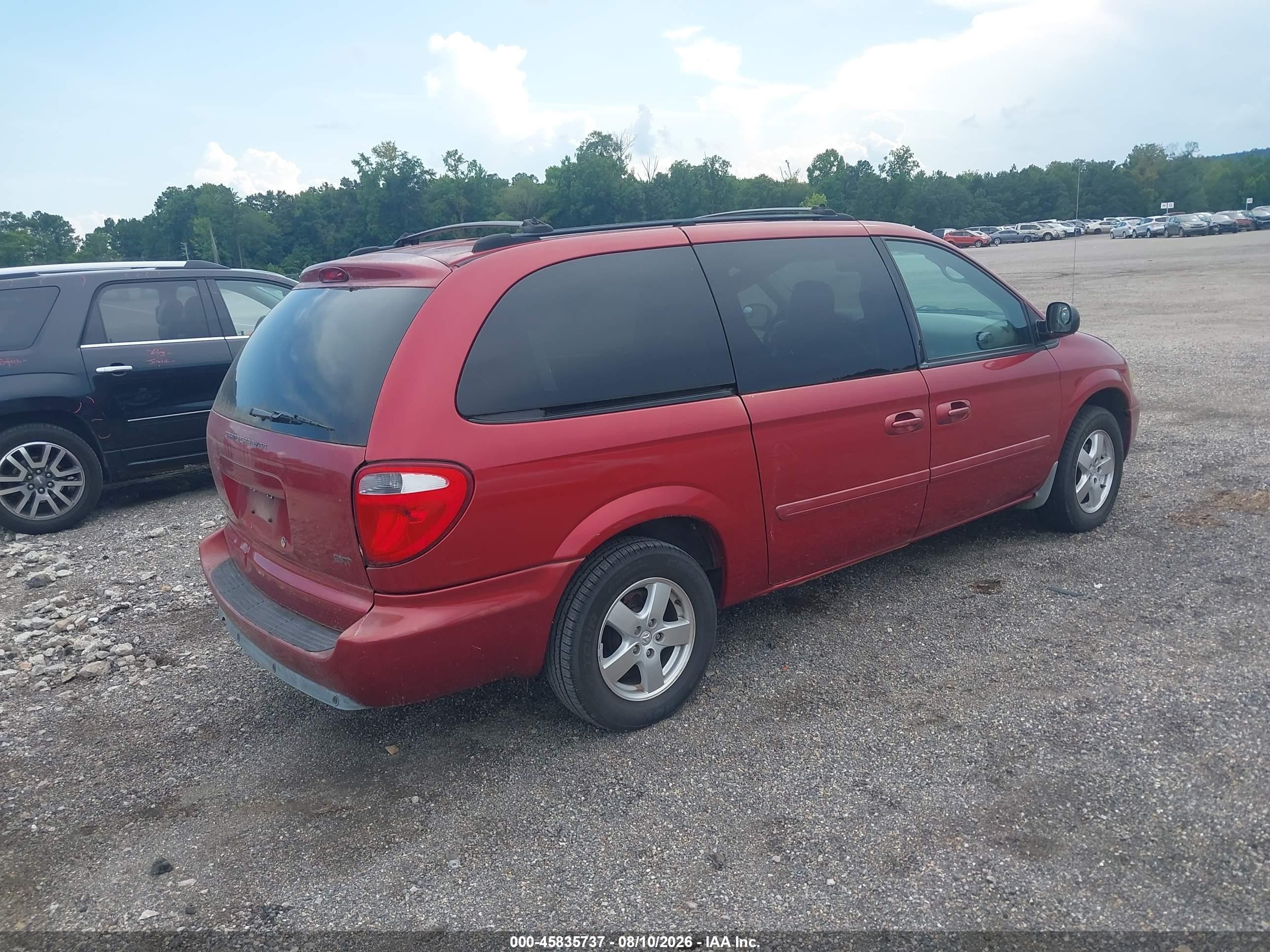 2005 Dodge Grand Caravan Sxt Red vin: 2D4GP44L75R471925