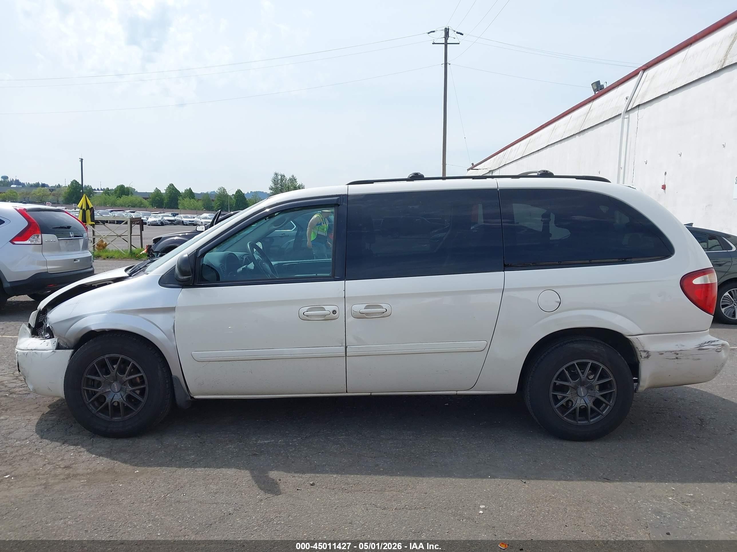 2006 Dodge Grand Caravan Sxt White vin: 2D4GP44L76R816212