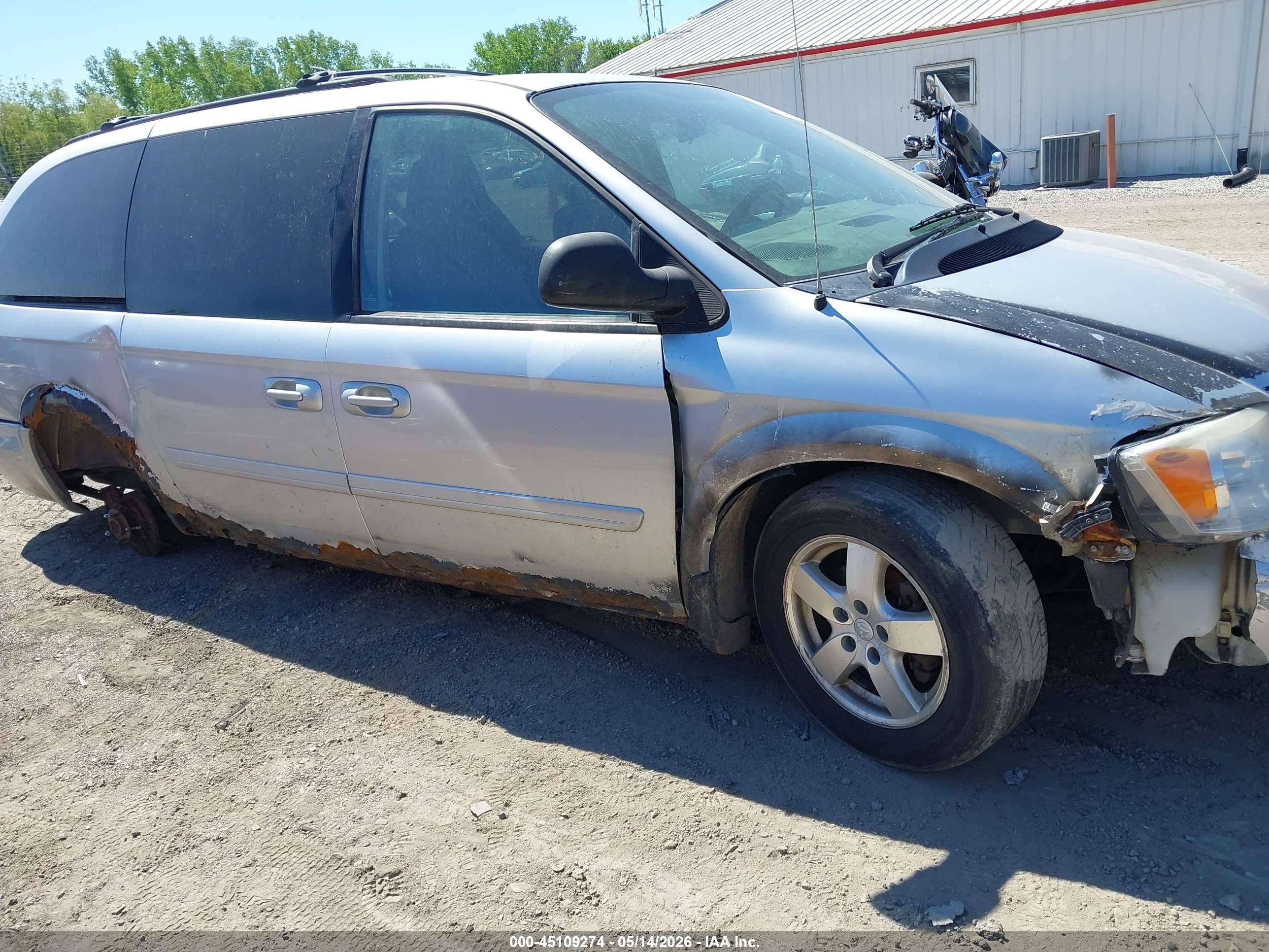 2007 Dodge Grand Caravan Sxt Silver vin: 2D4GP44L77R105742