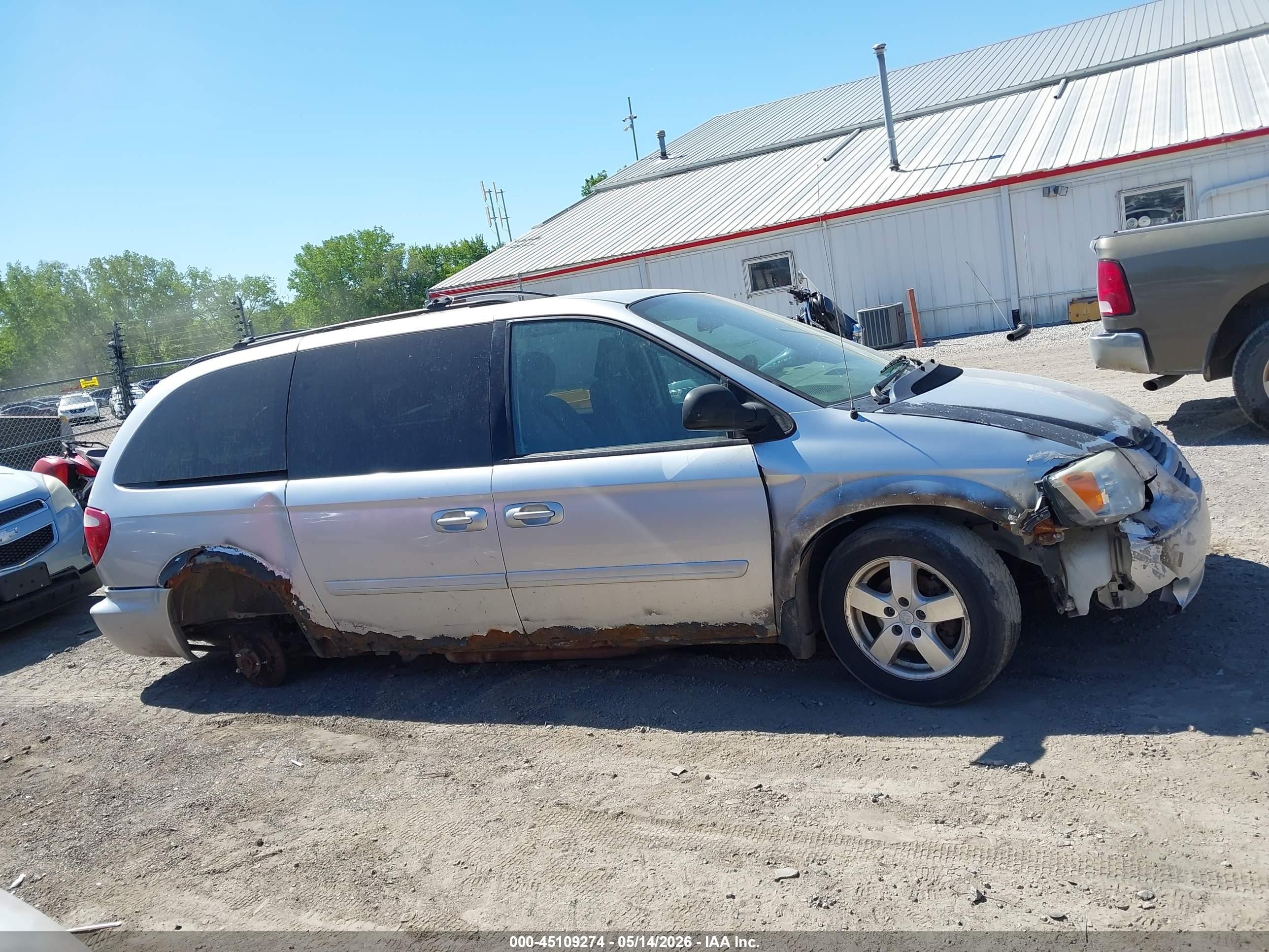 2007 Dodge Grand Caravan Sxt Silver vin: 2D4GP44L77R105742