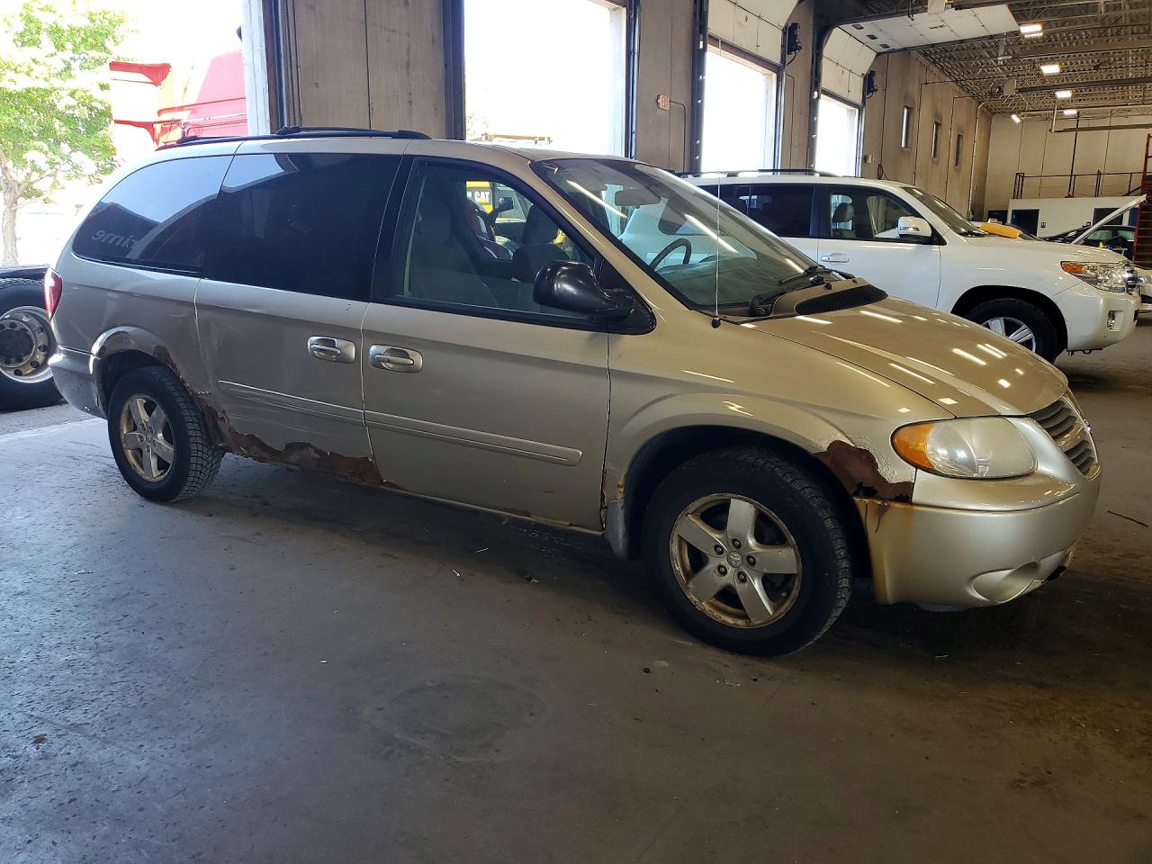 2007 Dodge Grand Caravan Sxt Gold vin: 2D4GP44L77R227310