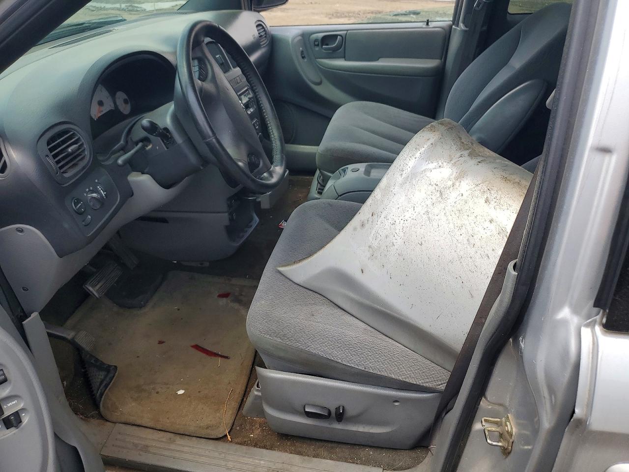 2005 Dodge Grand Caravan Sxt Серебряный vin: 2D4GP44L85R129626