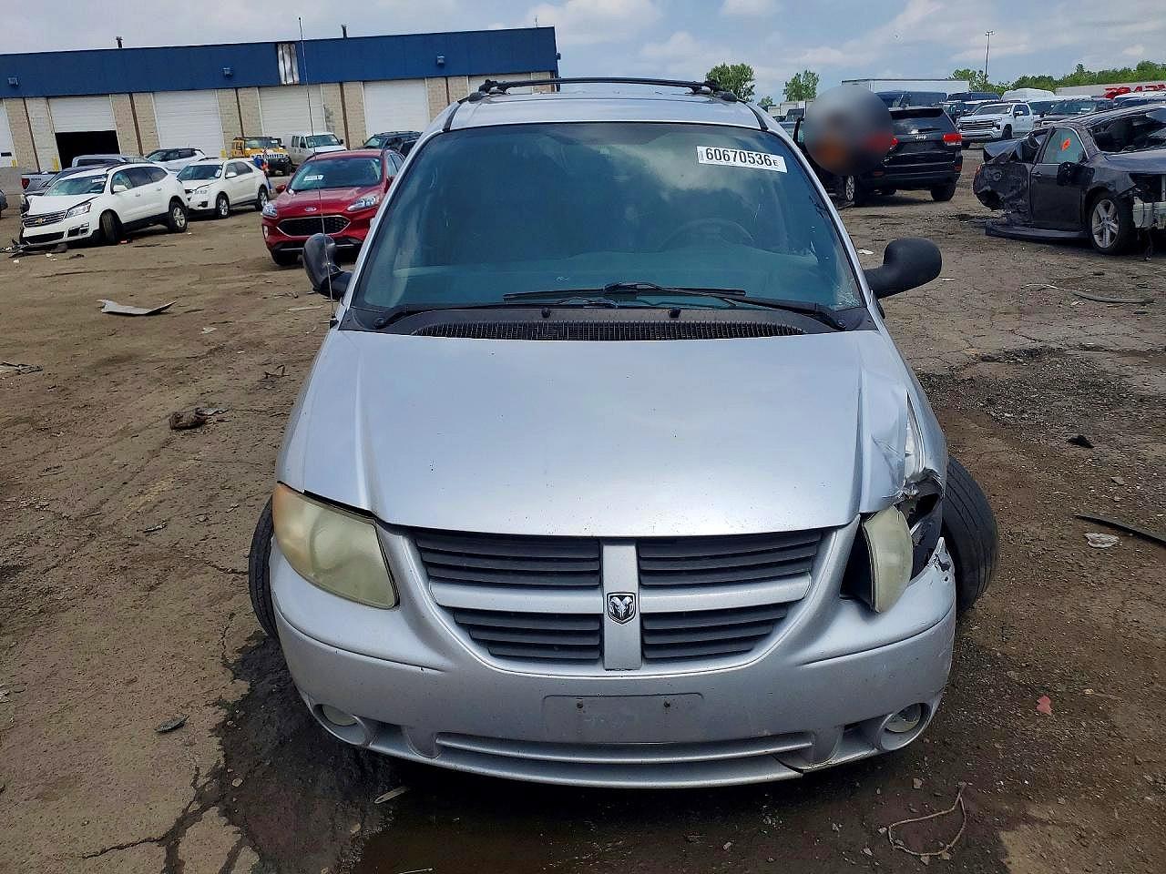 2005 Dodge Grand Caravan Sxt Серебряный vin: 2D4GP44L85R129626
