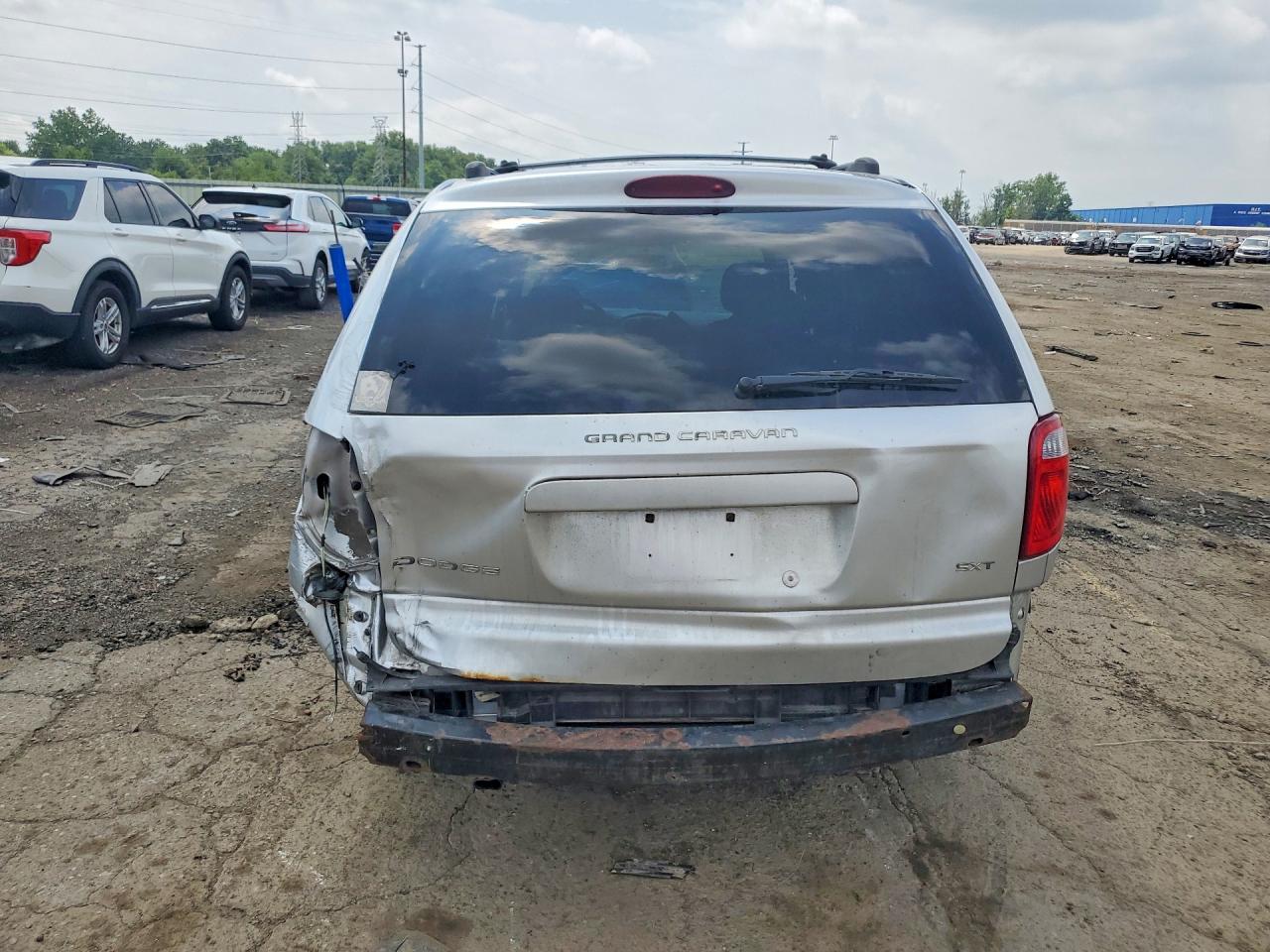 2005 Dodge Grand Caravan Sxt Серебряный vin: 2D4GP44L85R129626