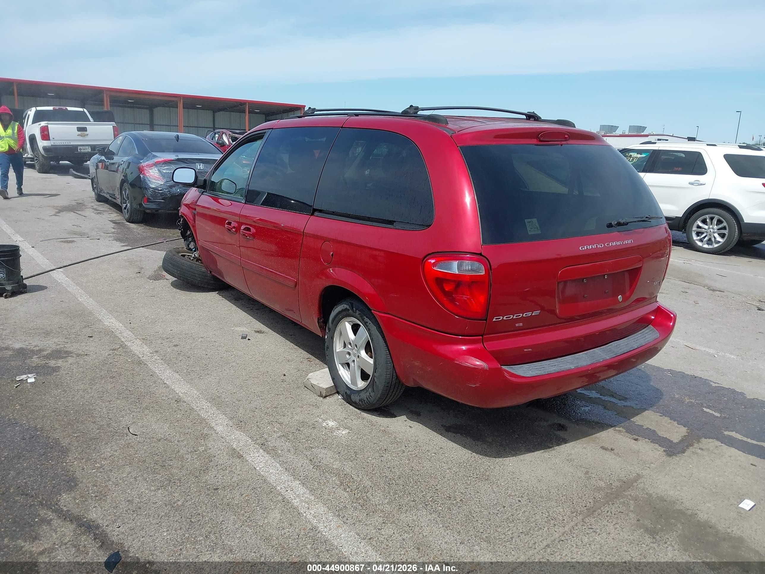 2005 Dodge Grand Caravan Sxt Red vin: 2D4GP44L85R382235