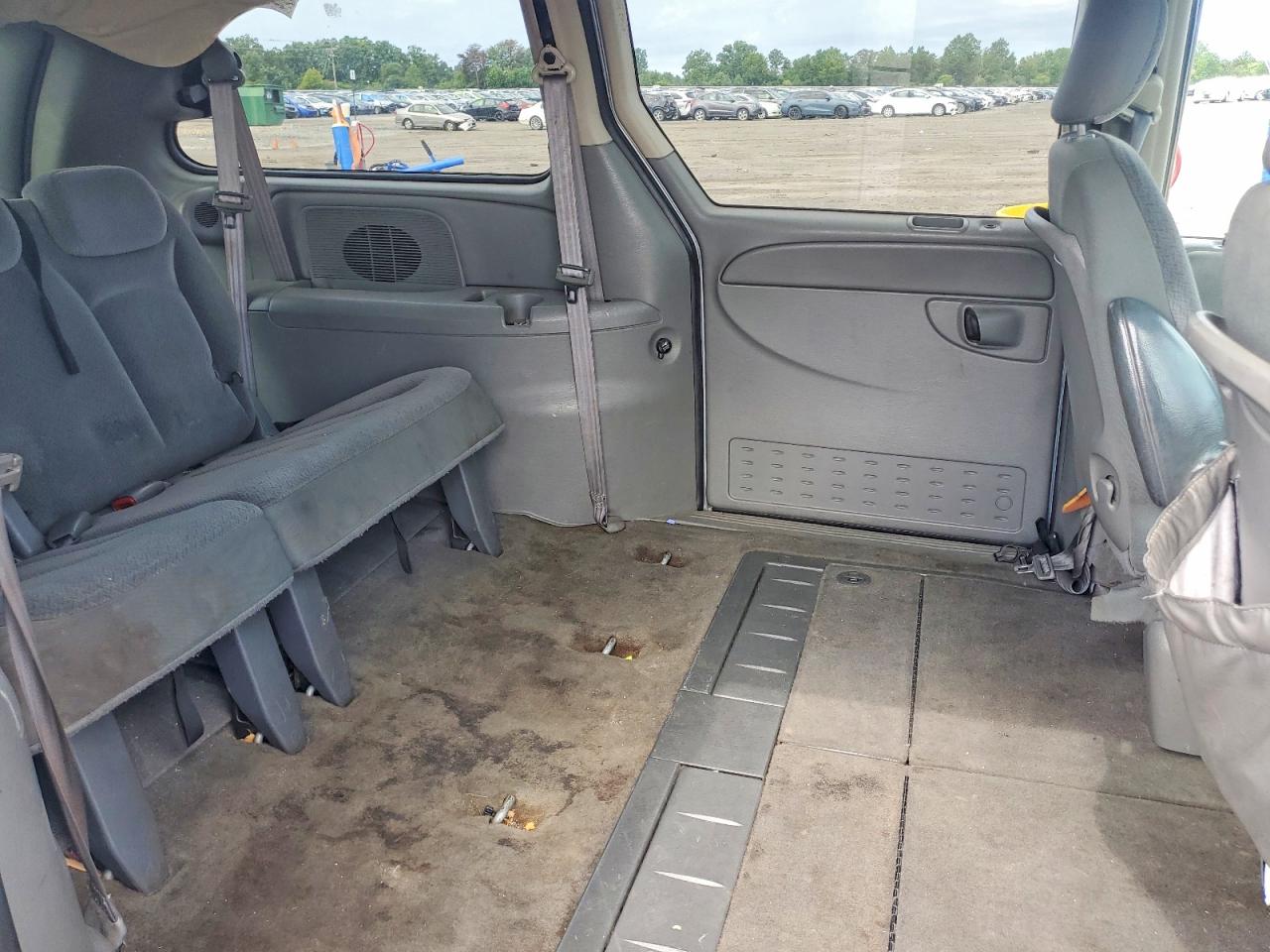 2005 Dodge Grand Caravan Sxt Blue vin: 2D4GP44L85R529038