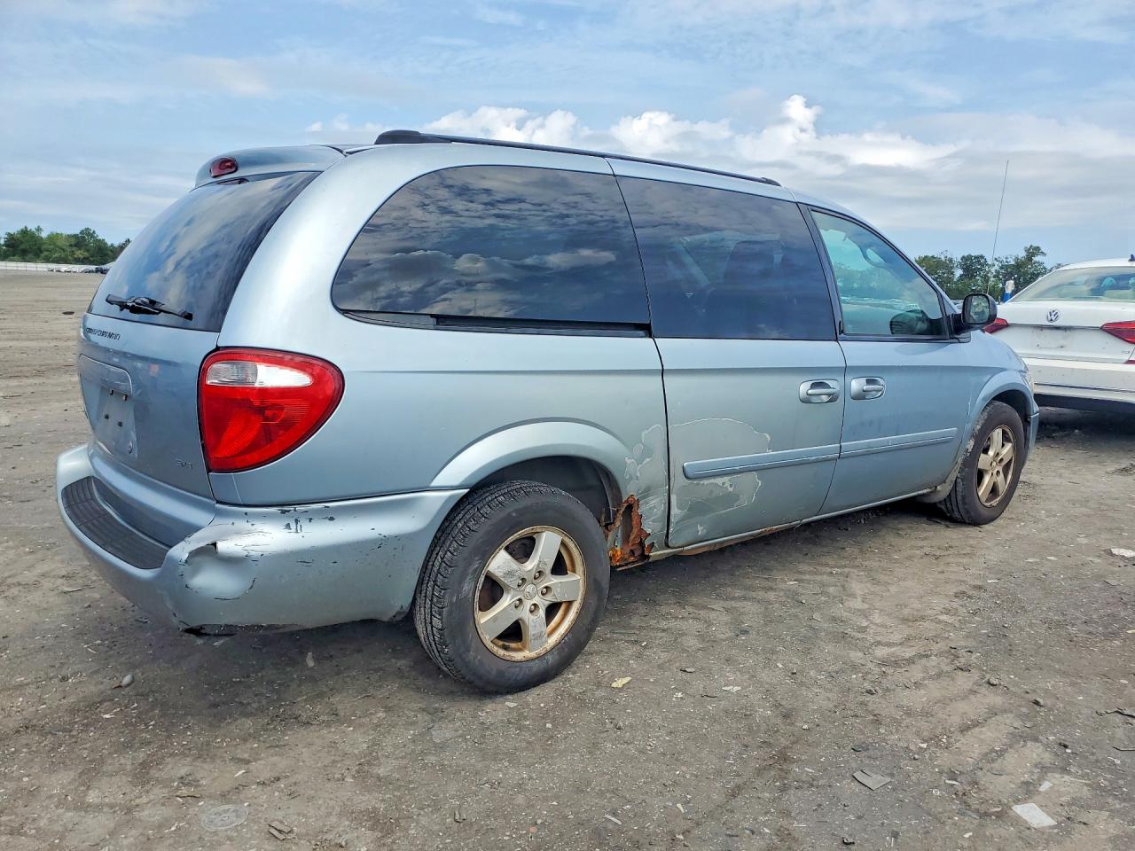 2005 Dodge Grand Caravan Sxt Blue vin: 2D4GP44L85R529038