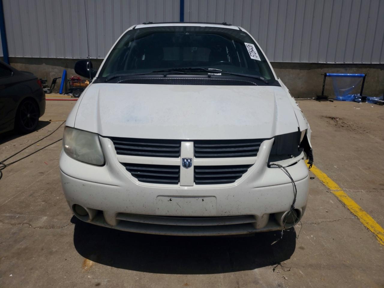 2005 Dodge Grand Caravan Sxt White vin: 2D4GP44L85R531727