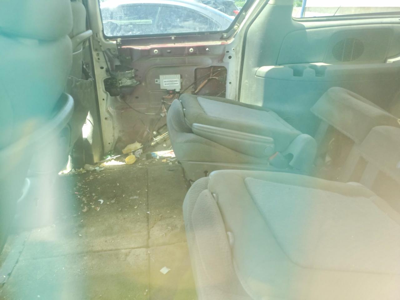 2005 Dodge Grand Caravan Sxt White vin: 2D4GP44L85R531727