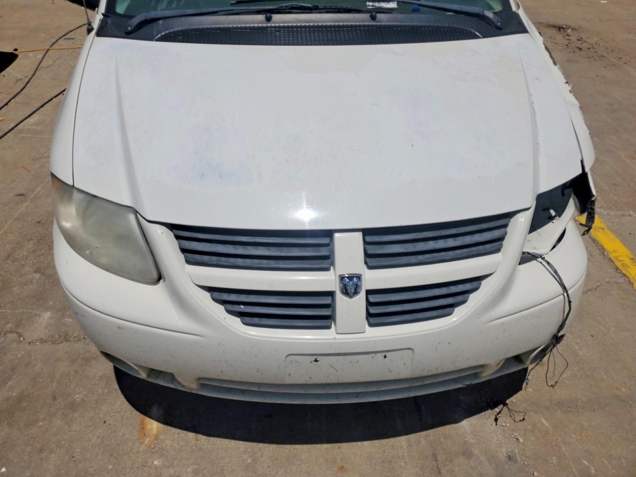 2005 Dodge Grand Caravan Sxt White vin: 2D4GP44L85R531727