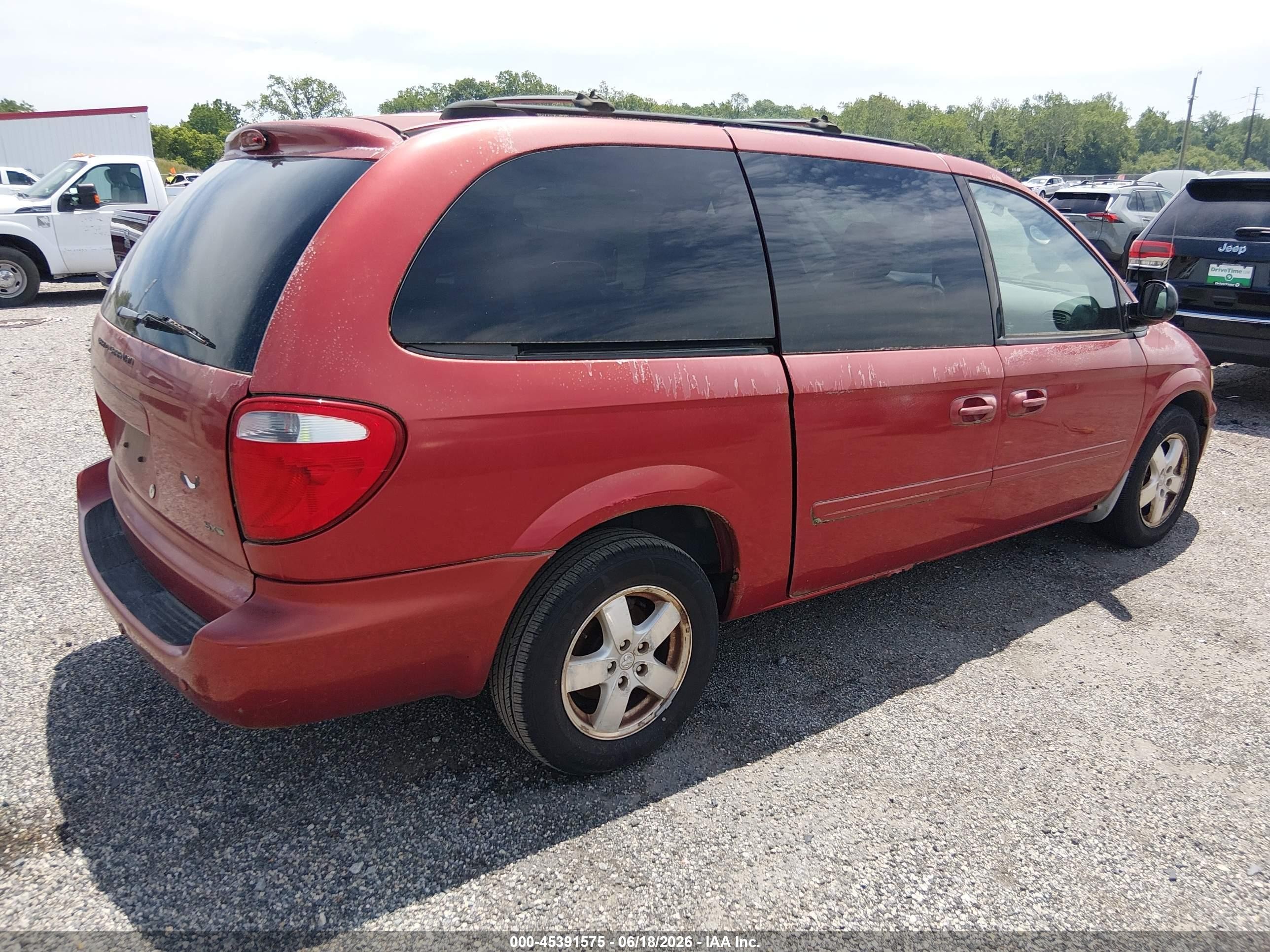 2005 Dodge Caravan Sxt Red vin: 2D4GP44L85R558832
