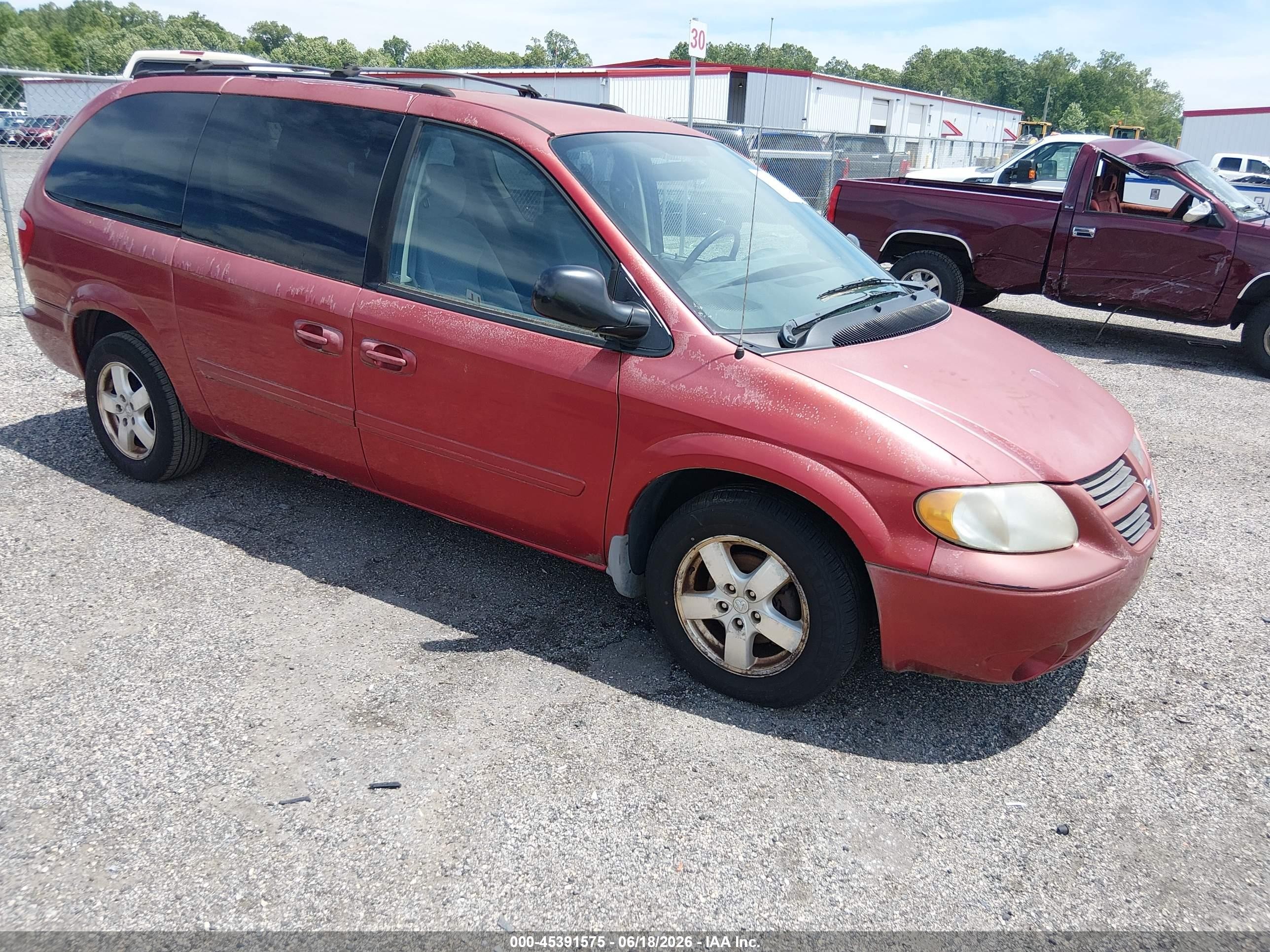 2005 Dodge Caravan Sxt Red vin: 2D4GP44L85R558832