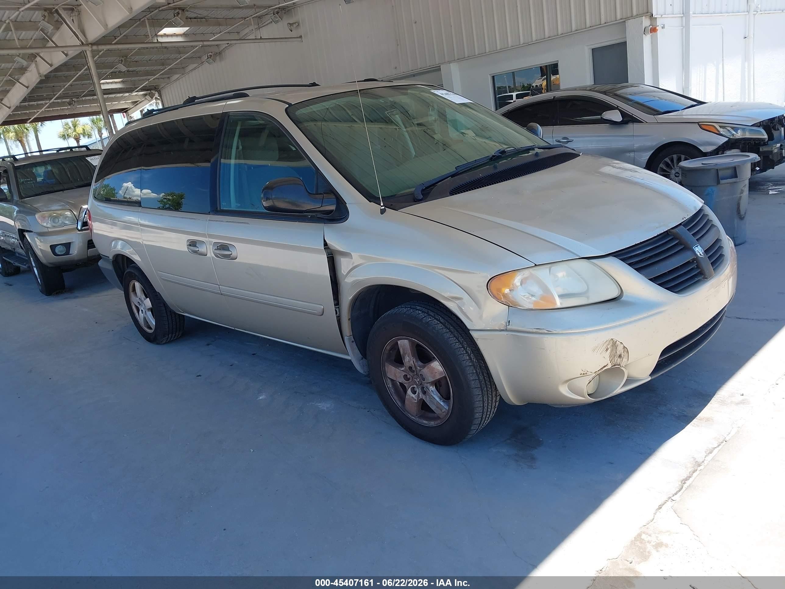 2006 Dodge Grand Caravan Sxt Gold vin: 2D4GP44L86R641596
