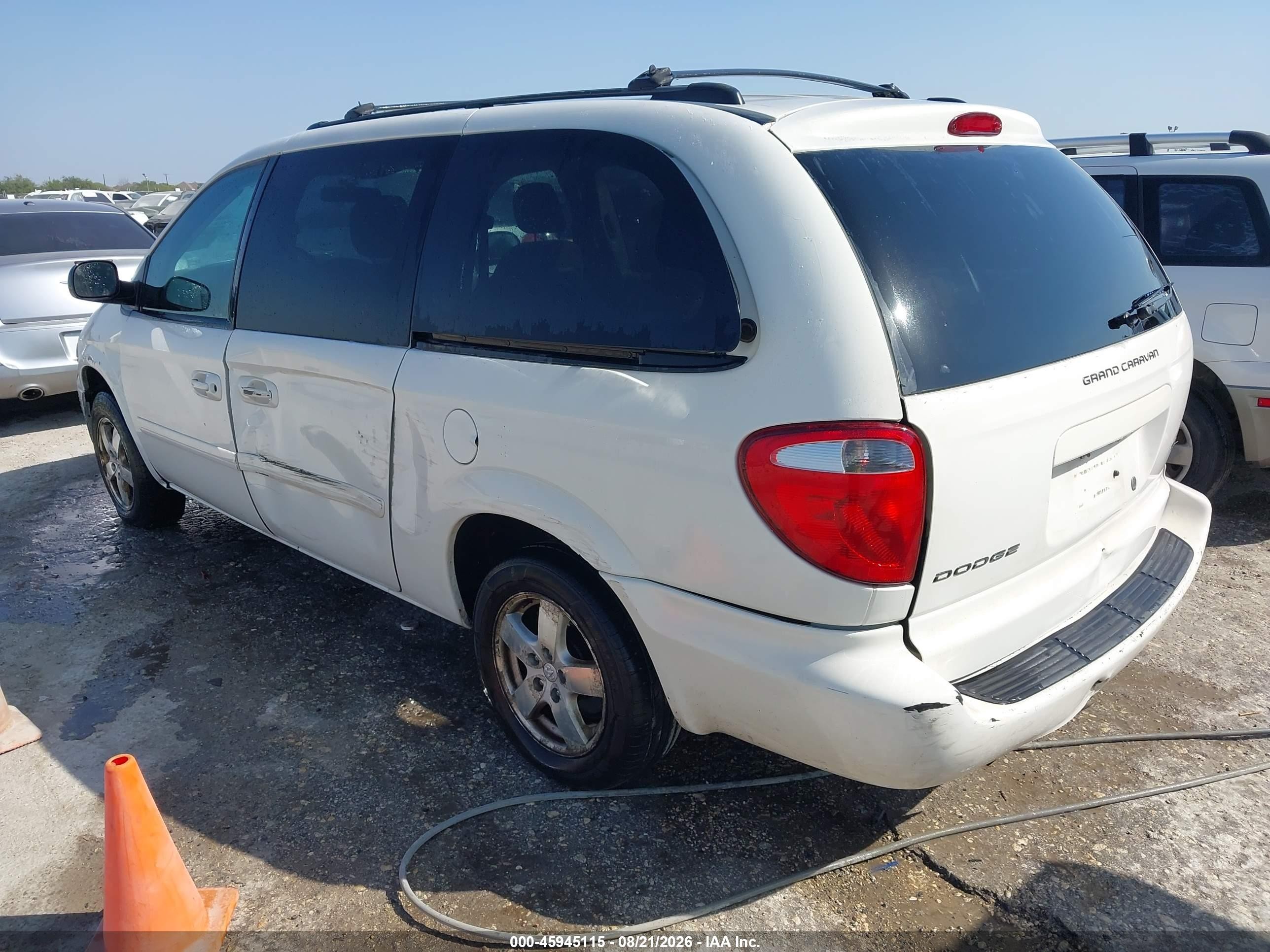 2006 Dodge Grand Caravan Sxt White vin: 2D4GP44L86R662805