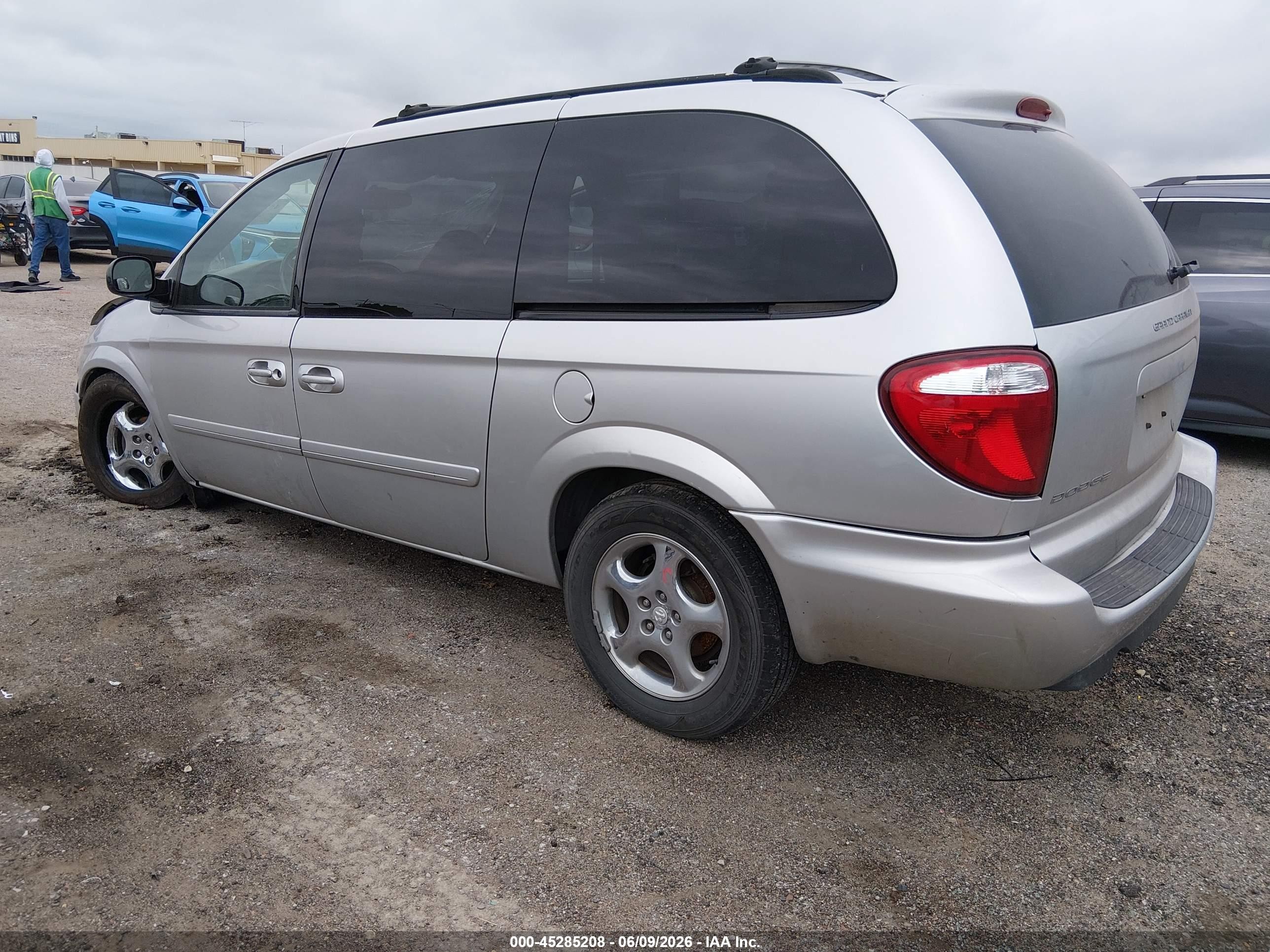2006 Dodge Grand Caravan Sxt Silver vin: 2D4GP44L86R761947