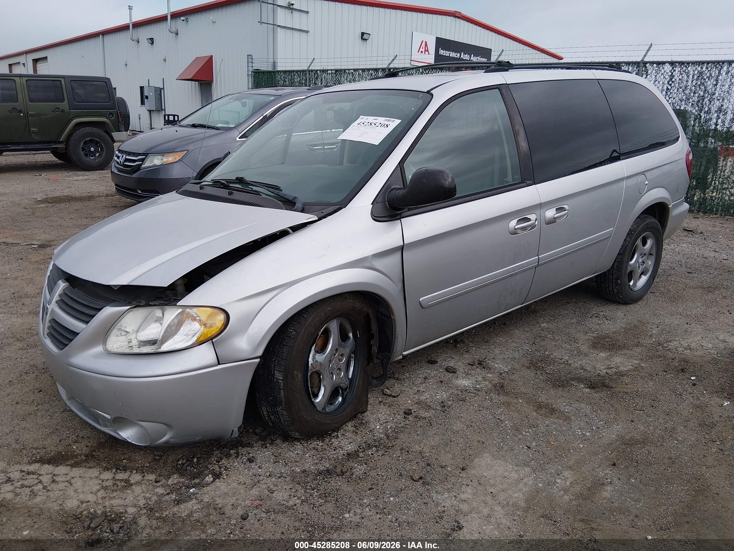 2006 Dodge Grand Caravan Sxt Silver vin: 2D4GP44L86R761947