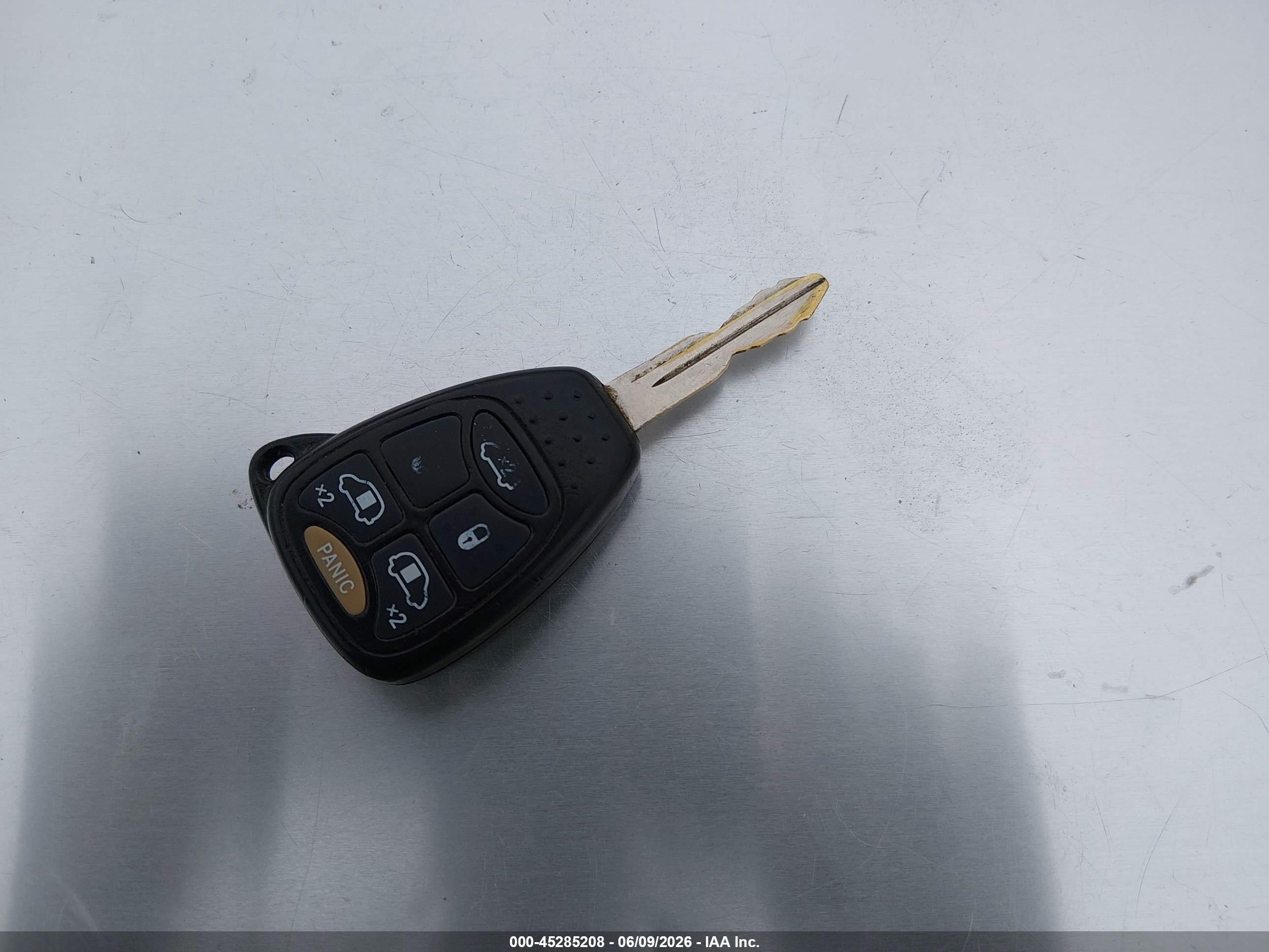 2006 Dodge Grand Caravan Sxt Silver vin: 2D4GP44L86R761947