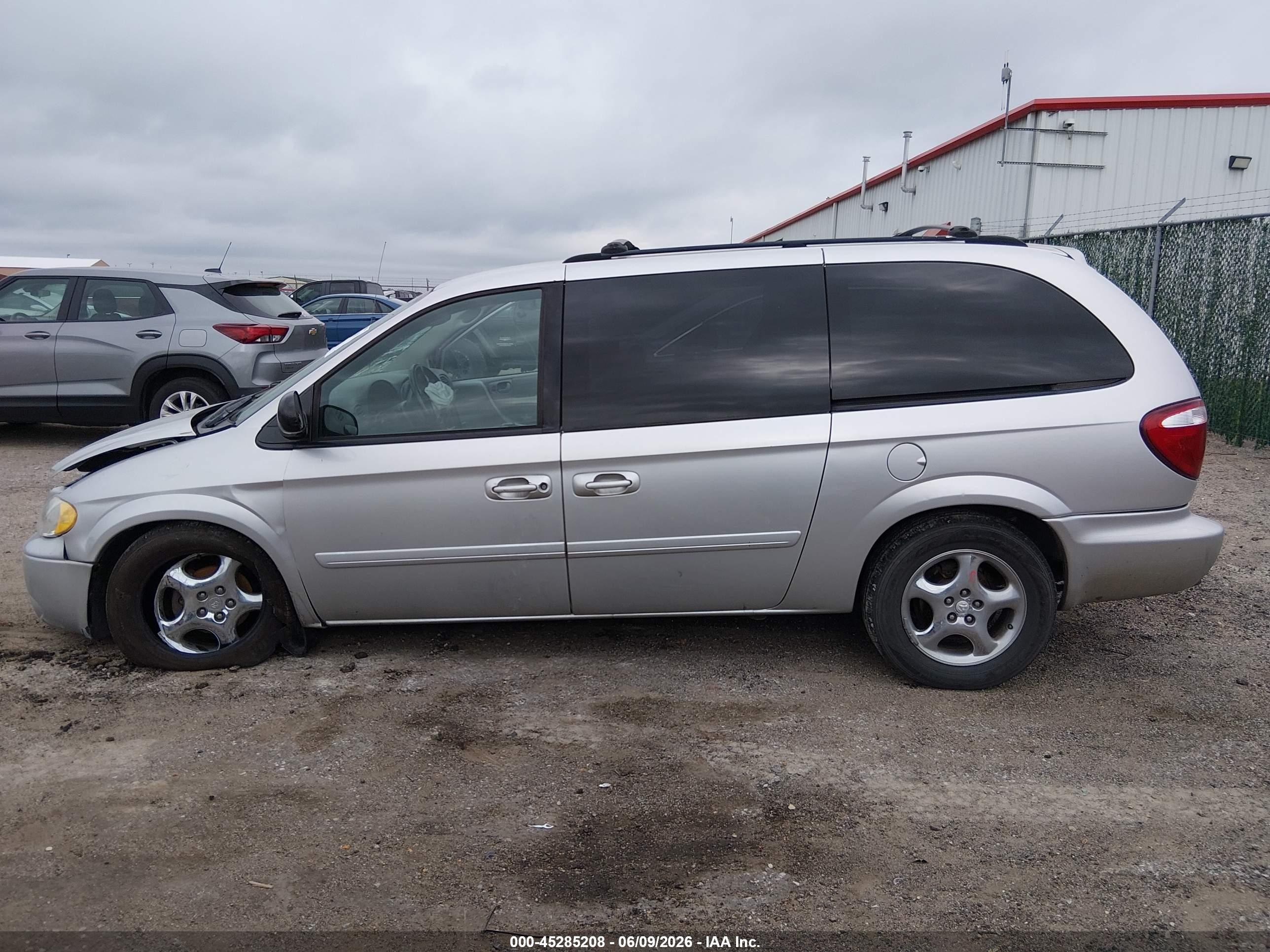 2006 Dodge Grand Caravan Sxt Silver vin: 2D4GP44L86R761947
