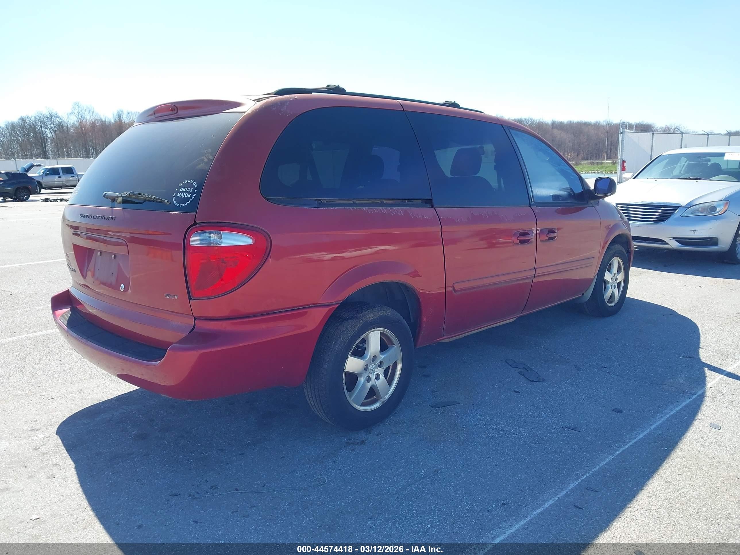 2007 Dodge Grand Caravan Sxt Красный vin: 2D4GP44L87R264110