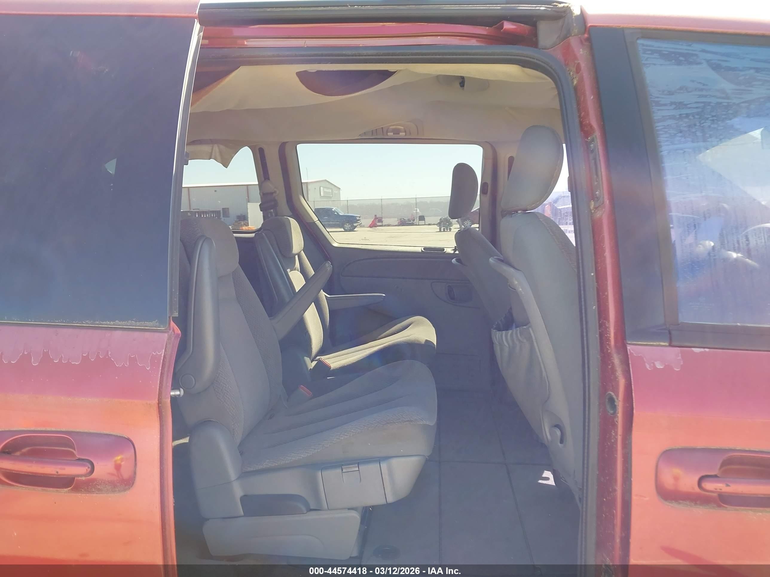 2007 Dodge Grand Caravan Sxt Красный vin: 2D4GP44L87R264110