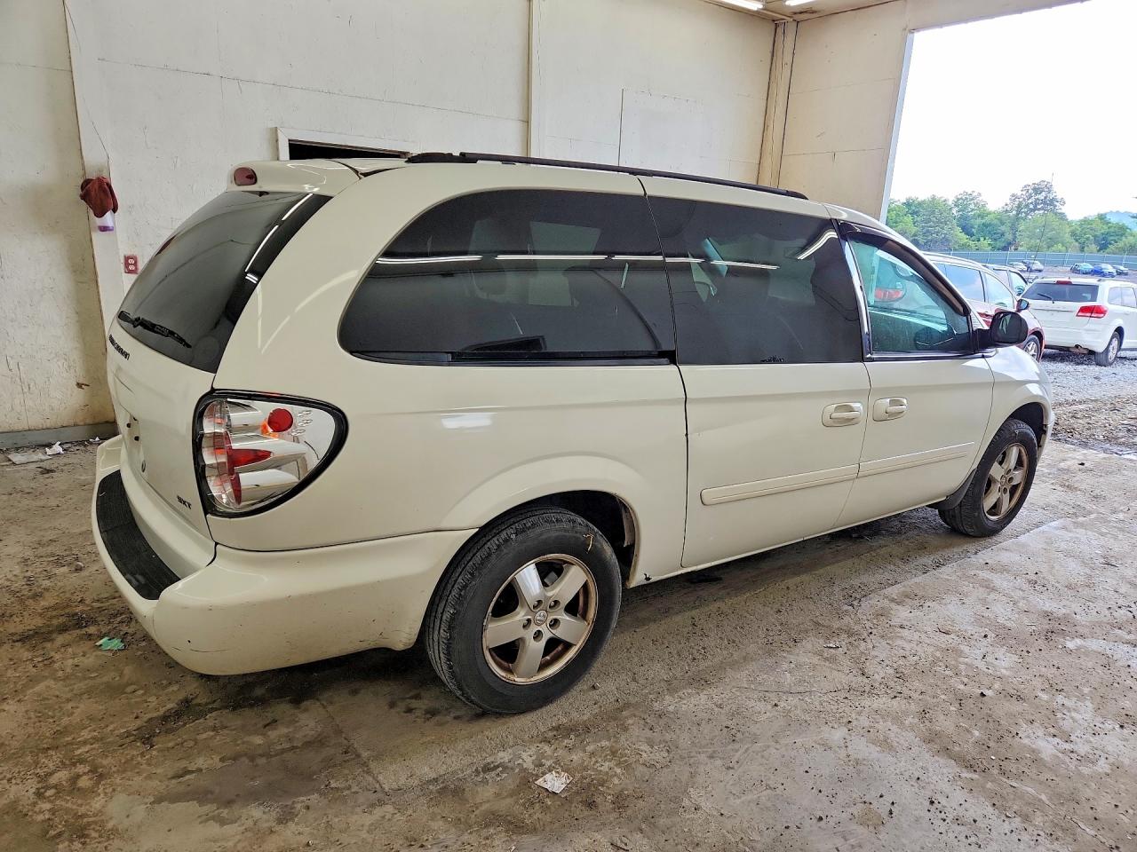 2007 Dodge Grand Caravan Sxt White vin: 2D4GP44L87R269596
