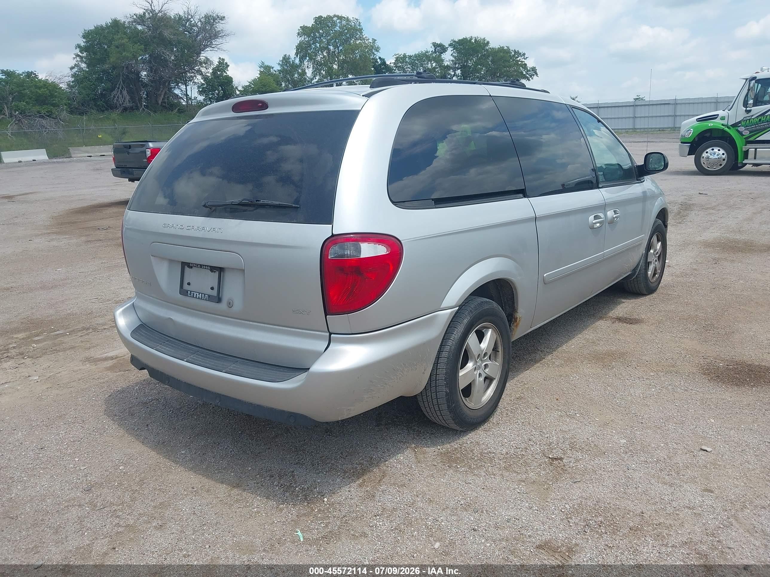 2005 Dodge Caravan Sxt Silver vin: 2D4GP44L95R113869