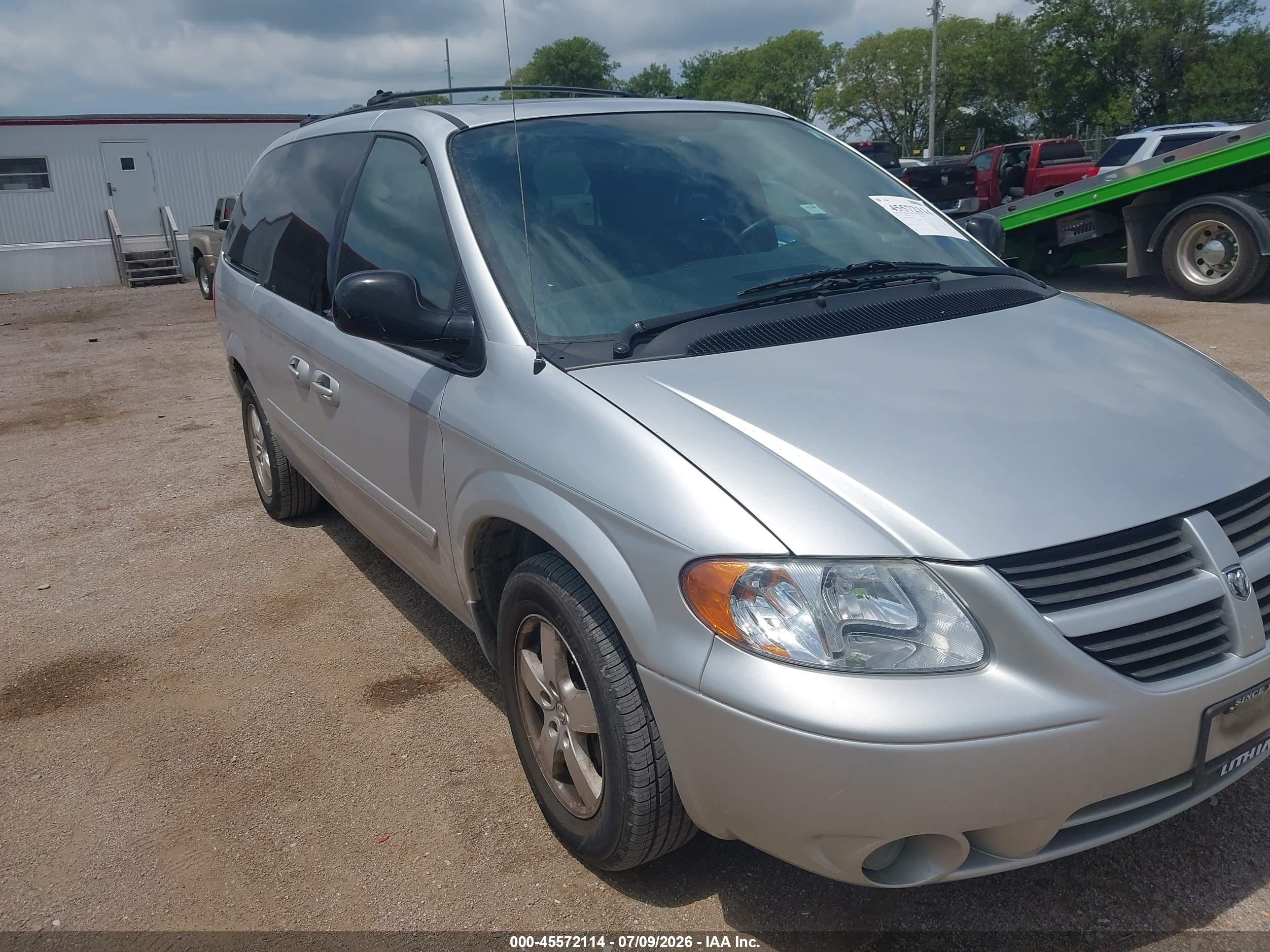 2005 Dodge Caravan Sxt Silver vin: 2D4GP44L95R113869