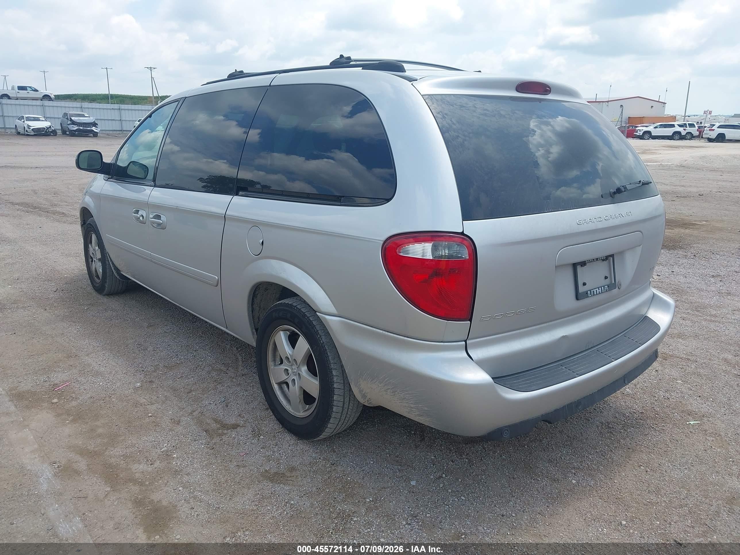 2005 Dodge Caravan Sxt Silver vin: 2D4GP44L95R113869