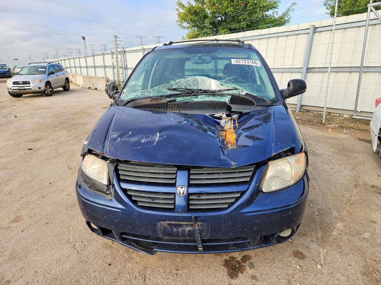 2005 Dodge Grand Caravan Sxt Blue vin: 2D4GP44L95R300528